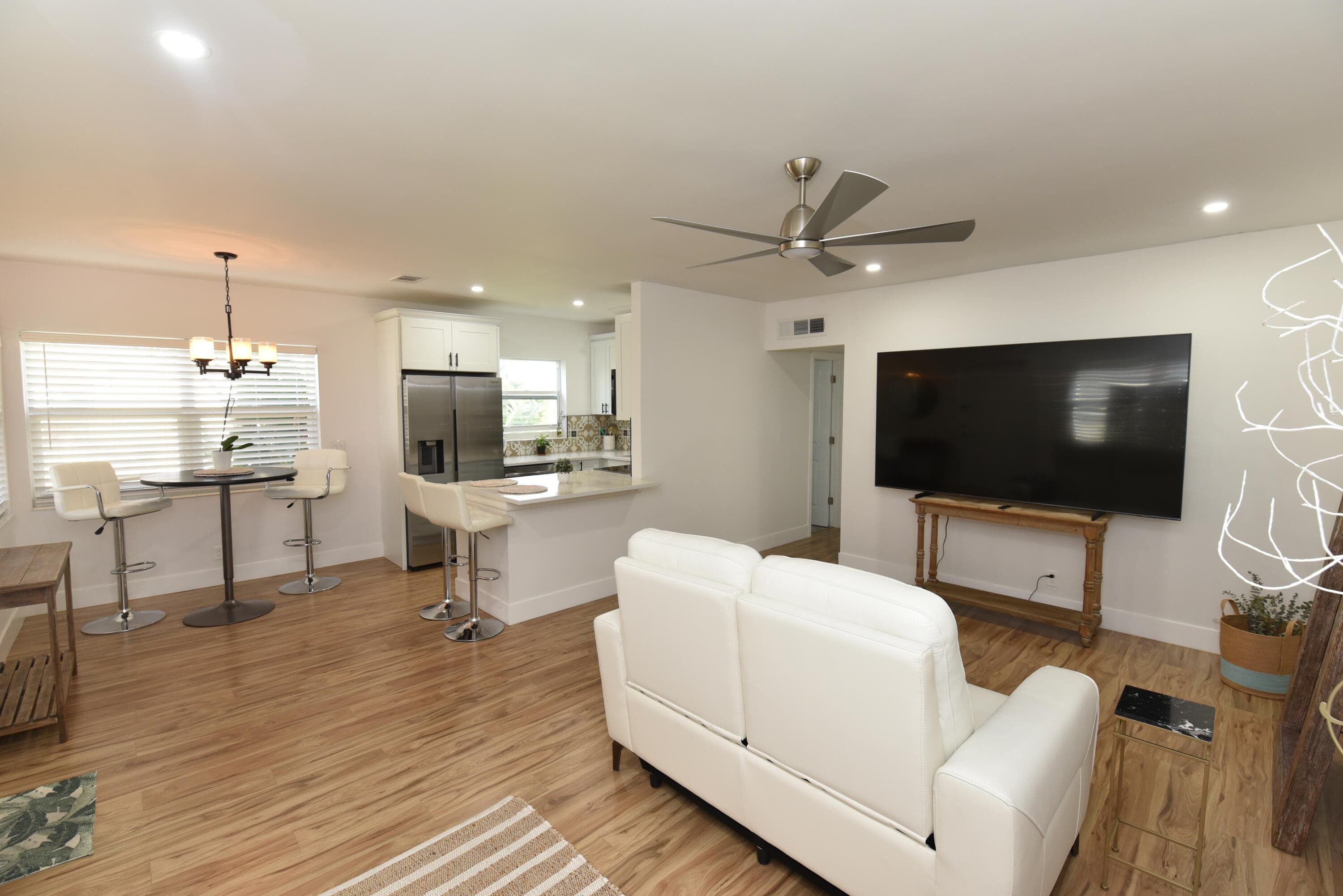 112 Salisbury E, West Palm Beach, FL 33417 9