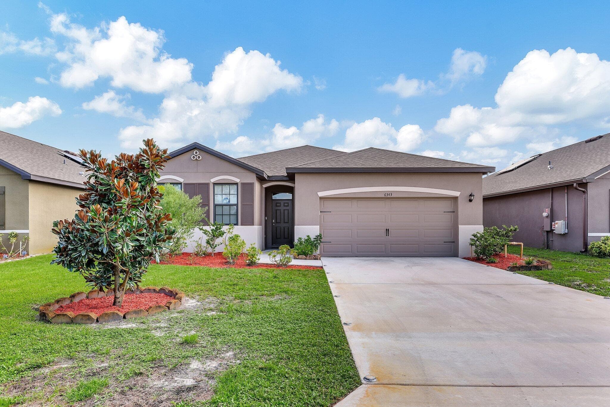 6343 NW Regent Street, Port St. Lucie, FL 34983 2