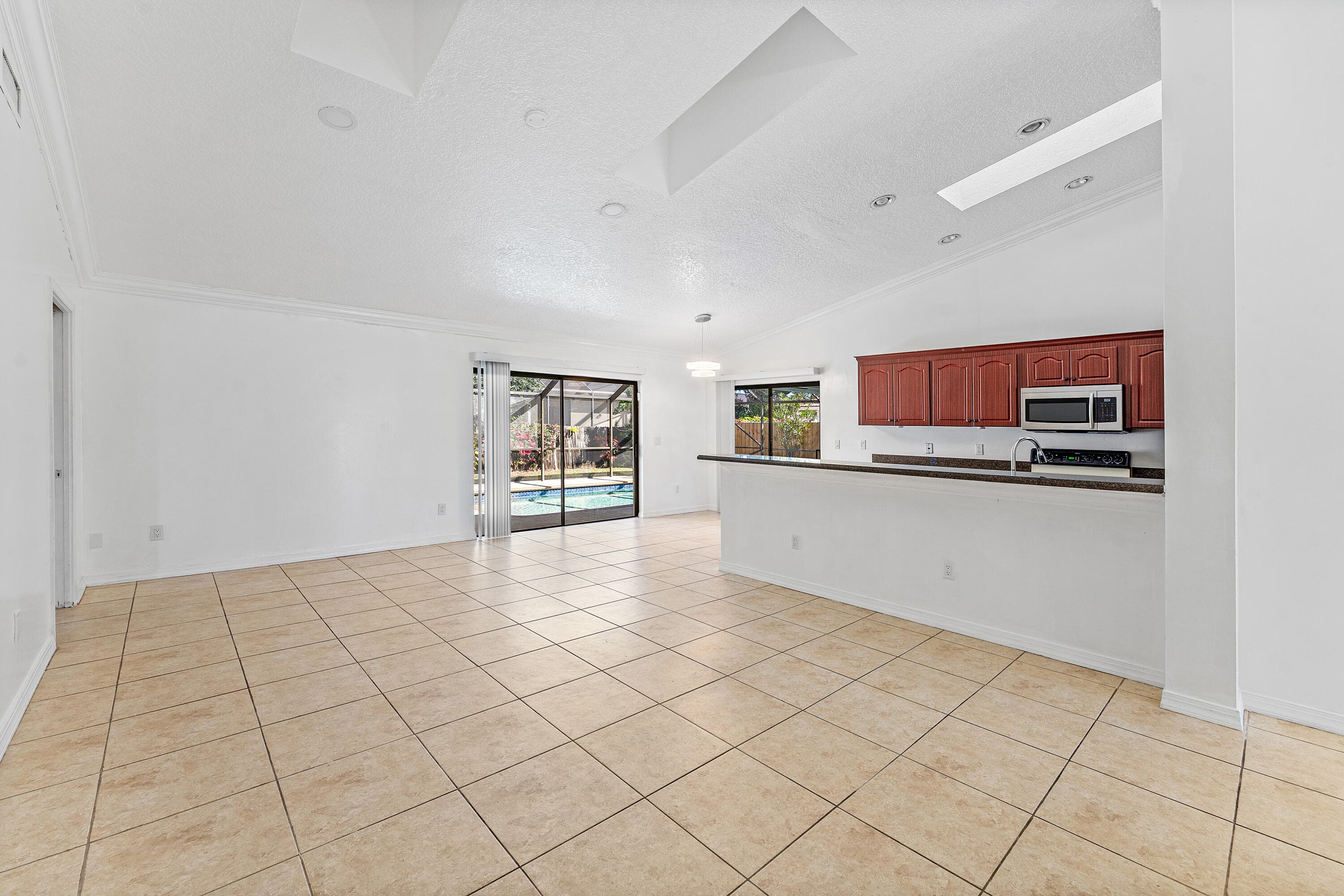 2057 Amesbury Circle, Wellington, FL 33414 10