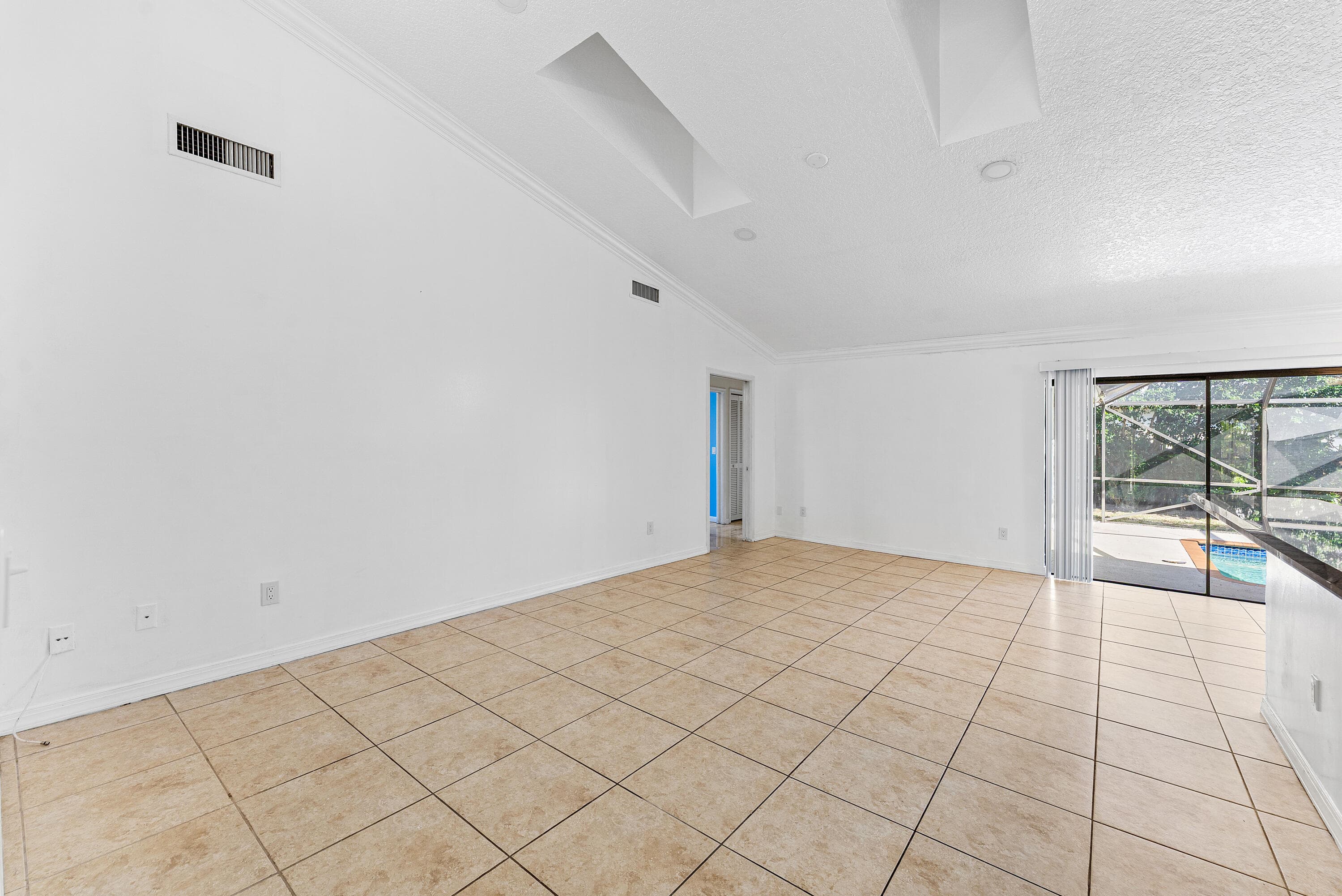 2057 Amesbury Circle, Wellington, FL 33414 11