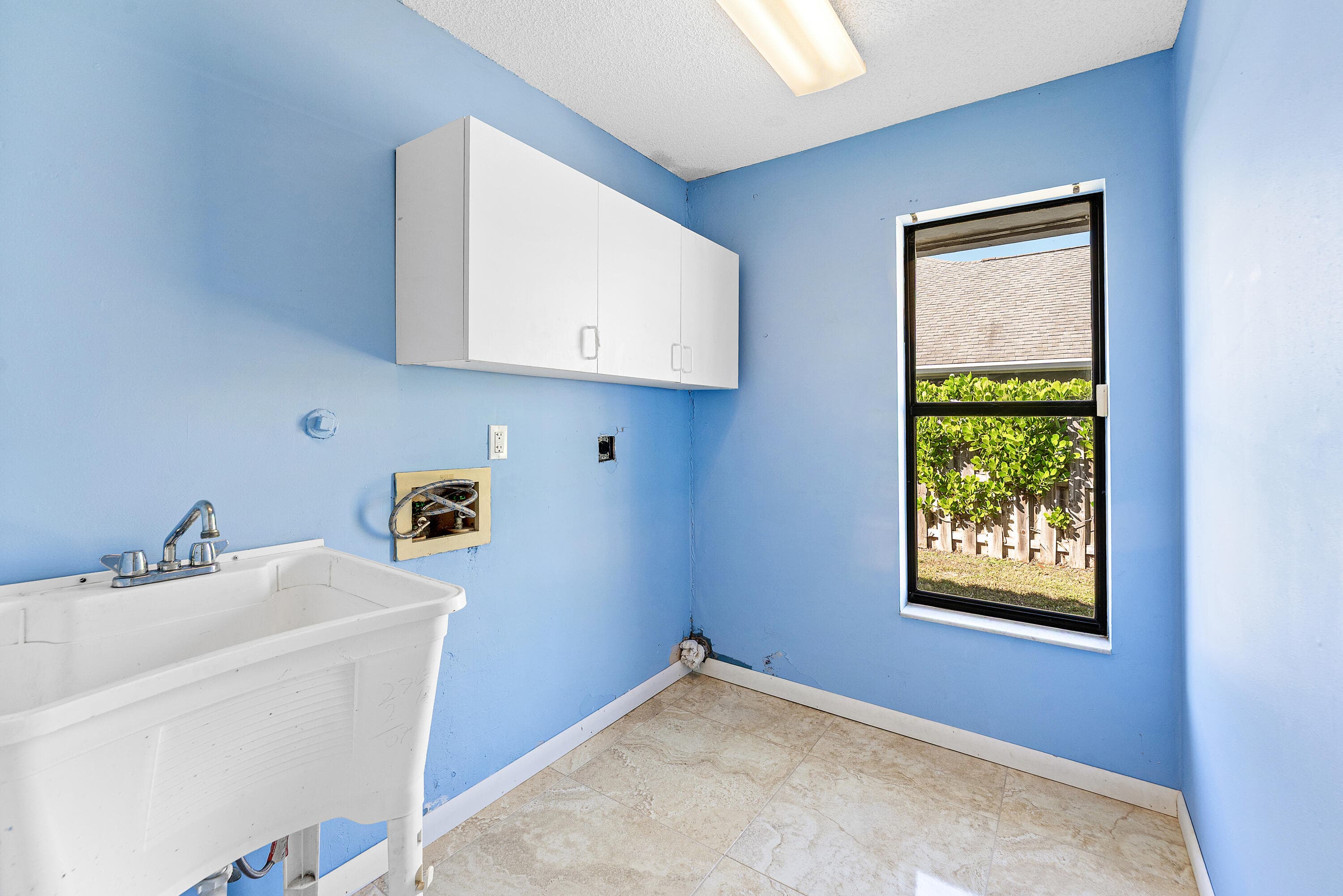 2057 Amesbury Circle, Wellington, FL 33414 24