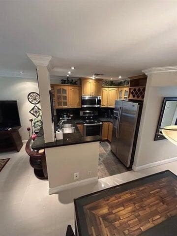9141 Sunrise Lakes Boulevard 208, Sunrise, FL 33322 4
