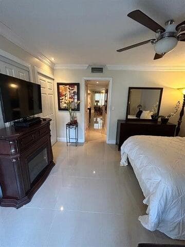 9141 Sunrise Lakes Boulevard 208, Sunrise, FL 33322 9