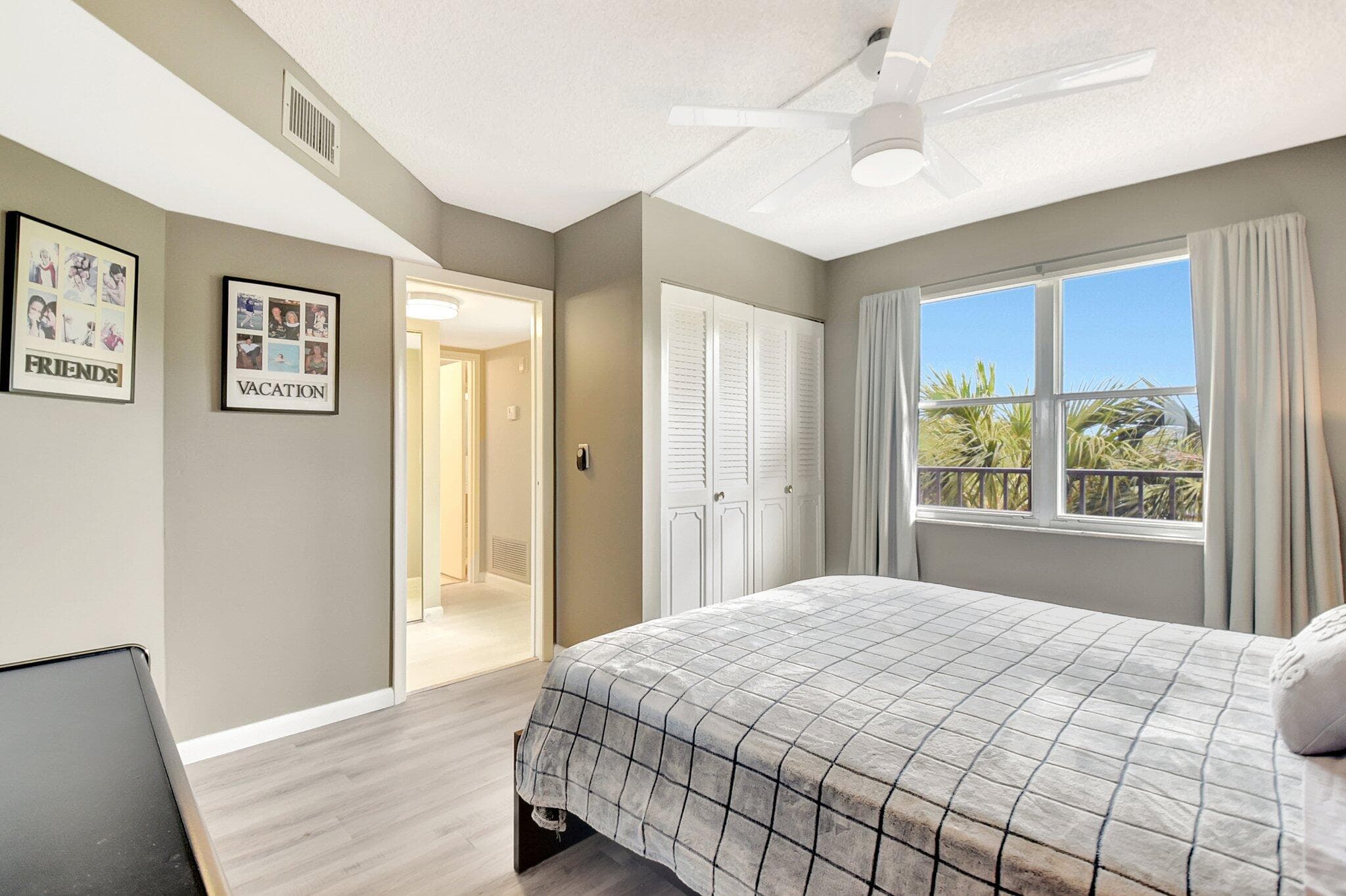 3951 Via Poinciana 415, Lake Worth, FL 33467 11