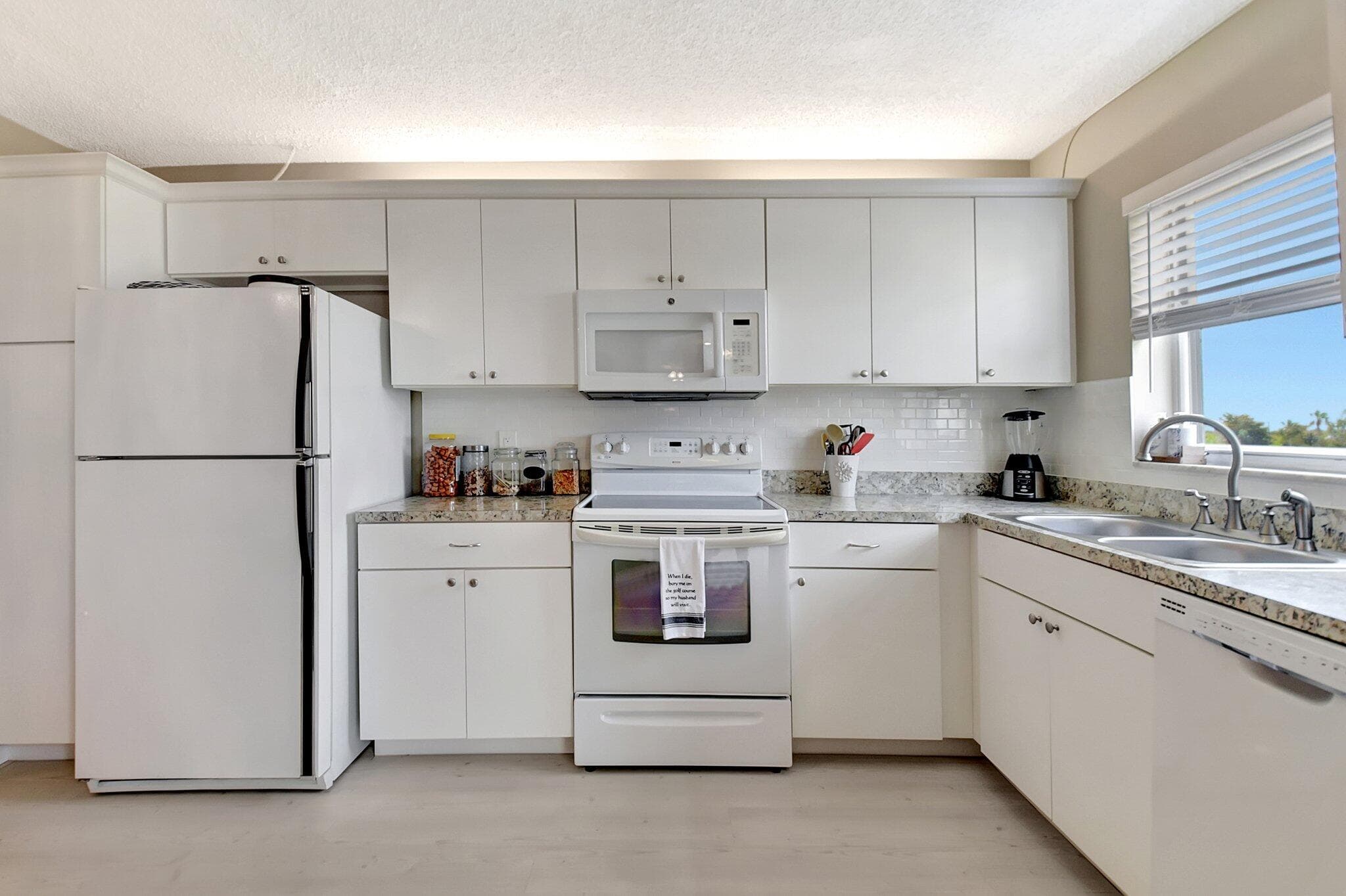 3951 Via Poinciana 415, Lake Worth, FL 33467 15