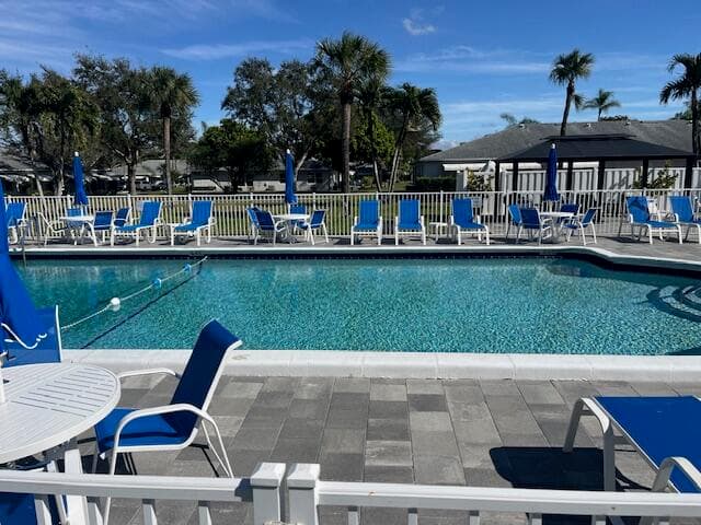 1157 S Drive Circle C, Delray Beach, FL 33445 18