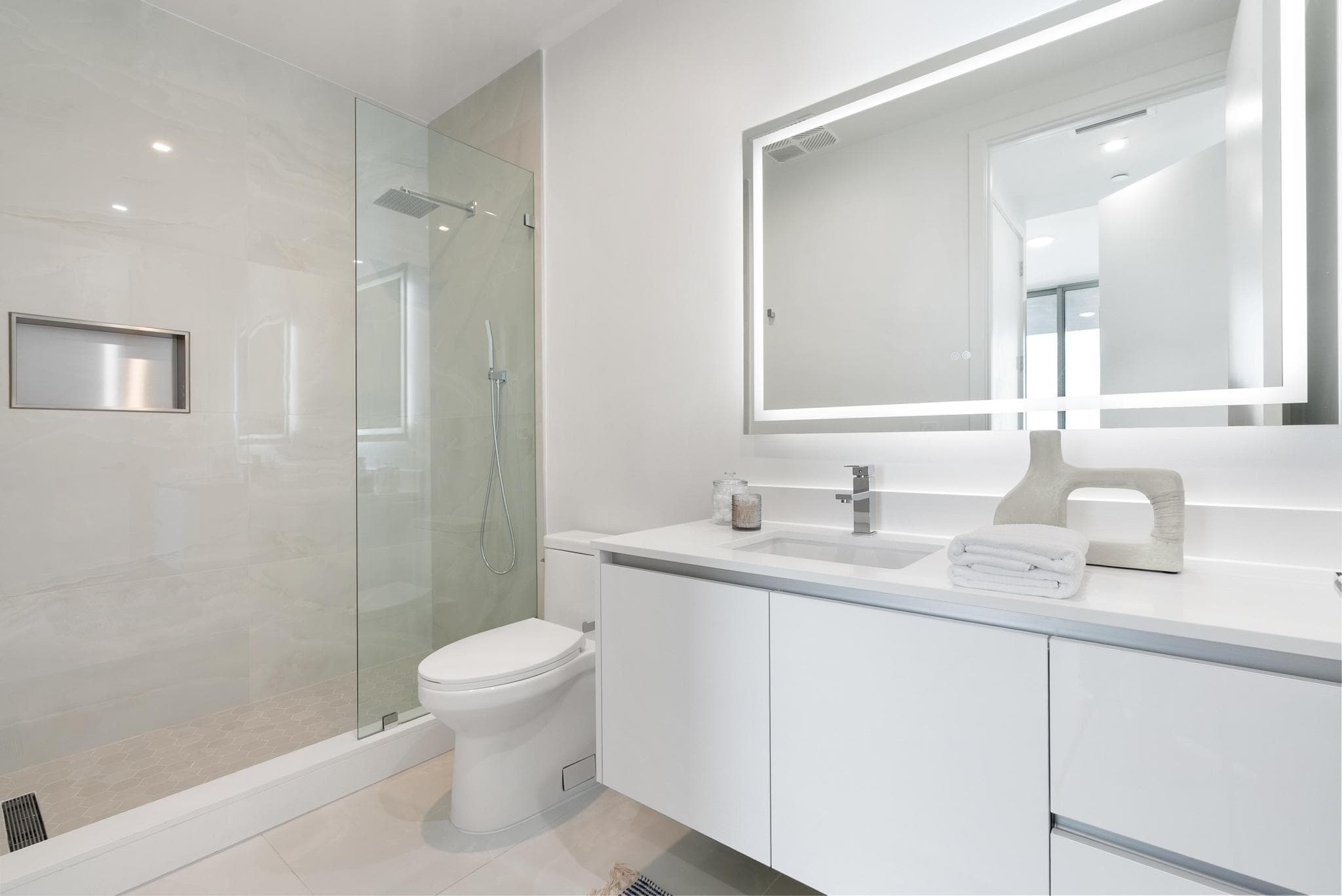 220 Lake Shore Drive 817, Lake Park, FL 33403 13