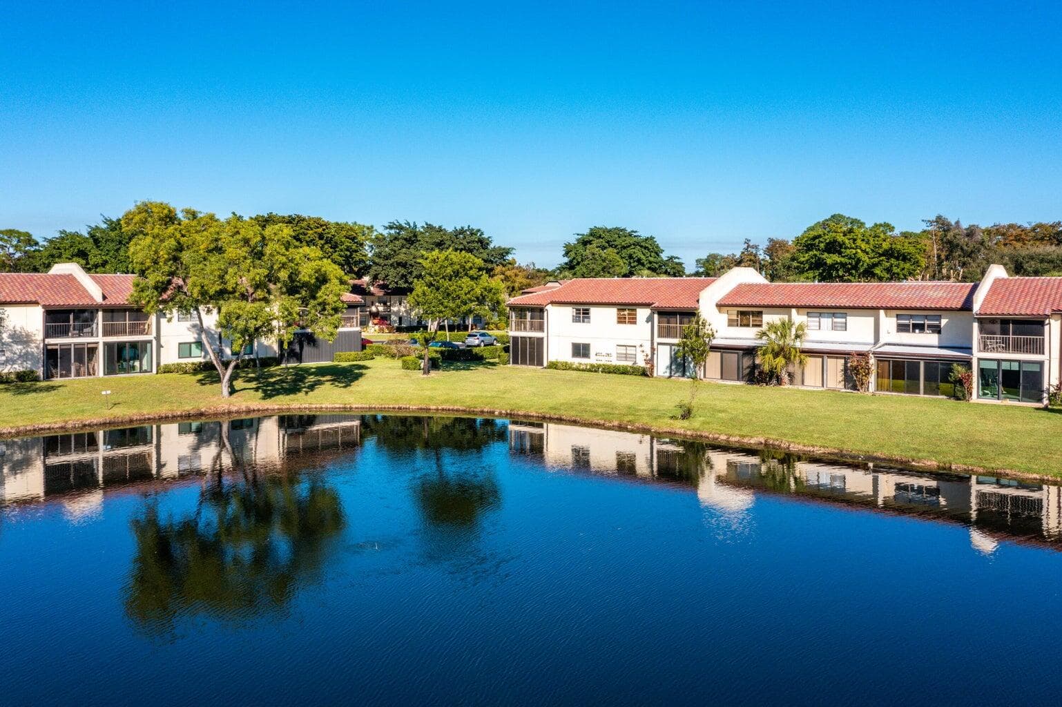 21863 Arriba Real 8-k, Boca Raton, FL 33433 2