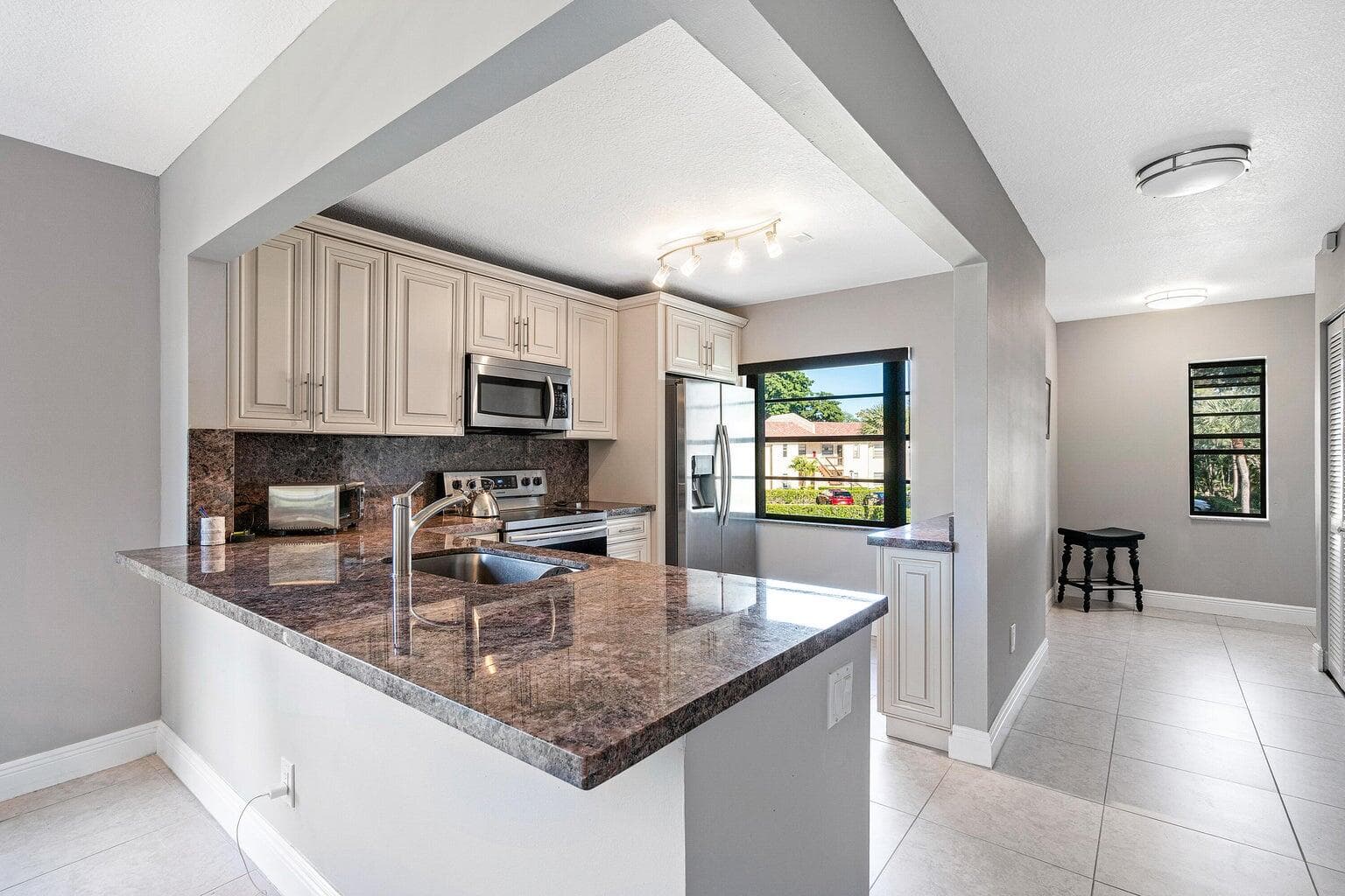 21863 Arriba Real 8-k, Boca Raton, FL 33433 6