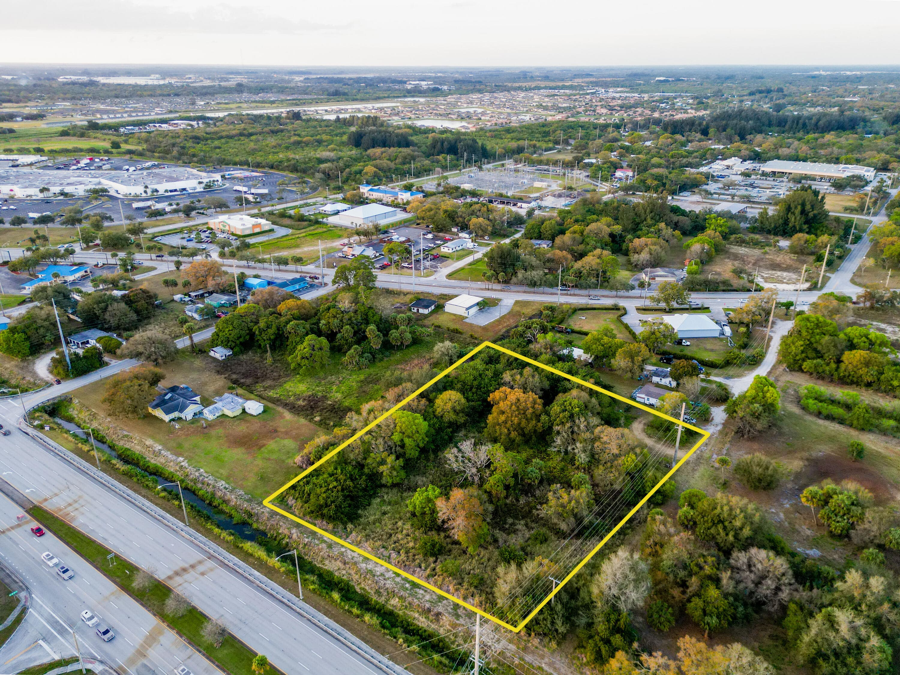 2111 S 37th Street, Fort Pierce, FL 34947 4