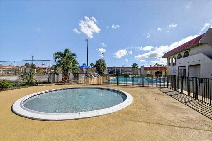 6094 Forest Hill Boulevard 106, West Palm Beach, FL 33415 6