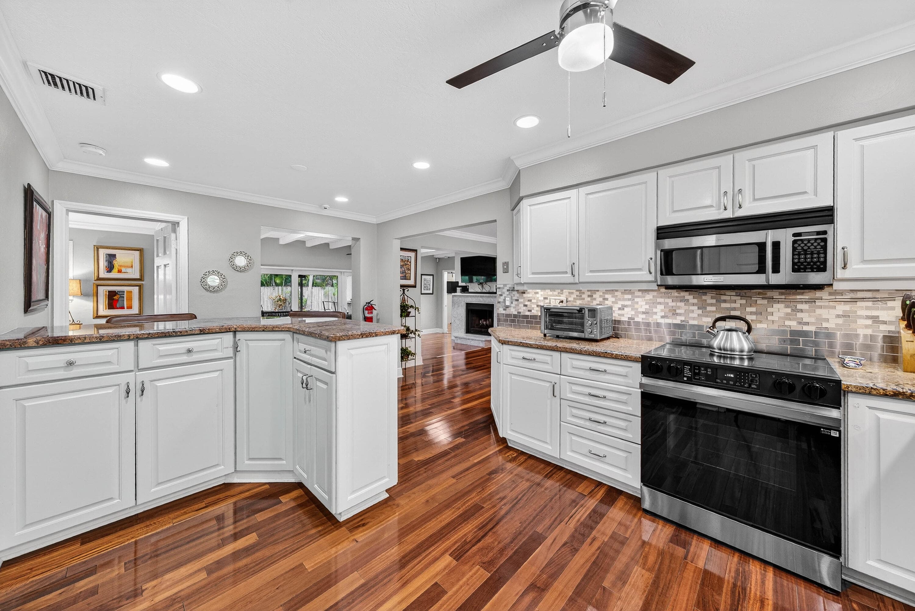 2081 NE 25th Street, Lighthouse Point, FL 33064 13