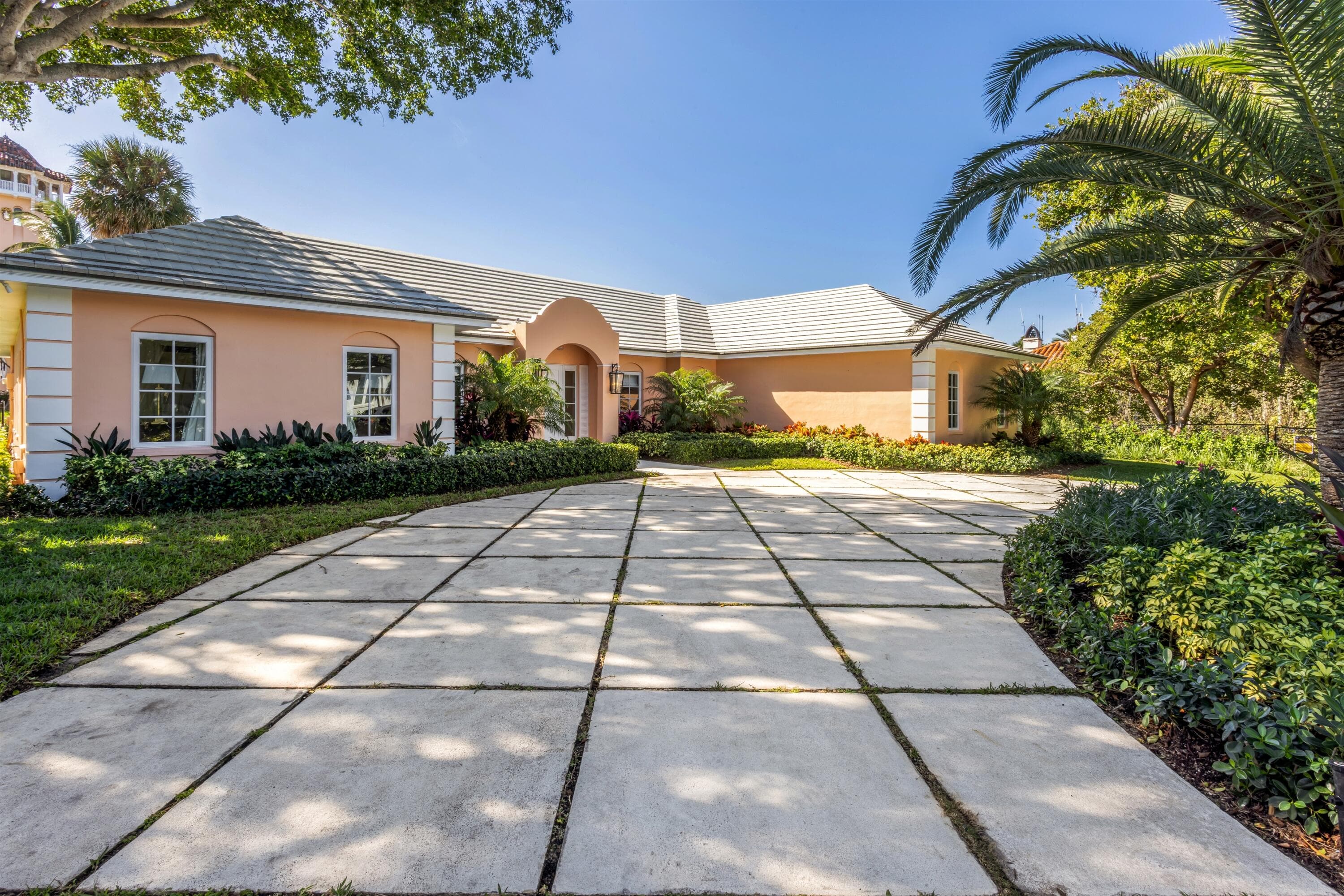 124 Woodbridge Road, Palm Beach, FL 33480 5