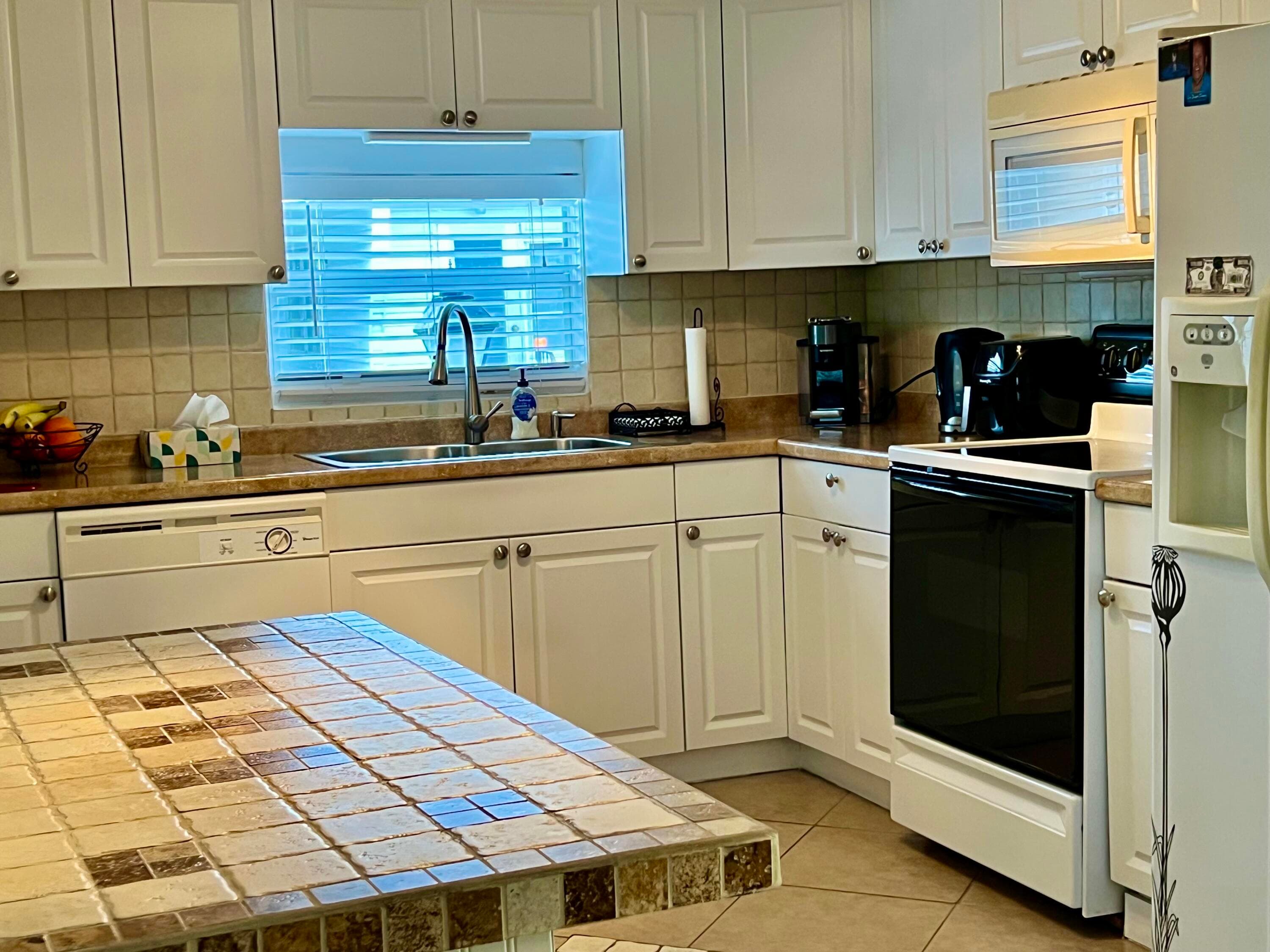 3325 South Street, Hollywood, FL 33021