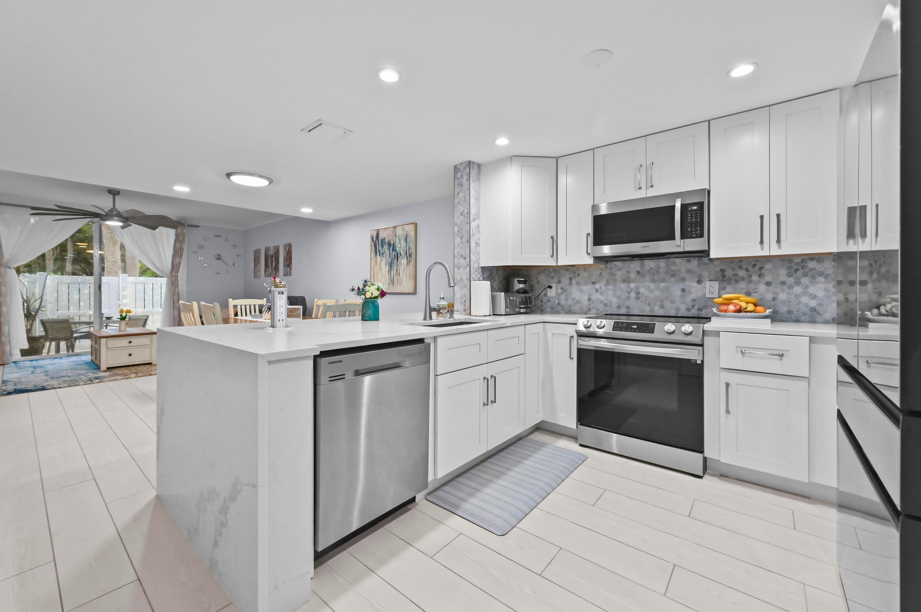 866 E Jeffery Street, Boca Raton, FL 33487 3