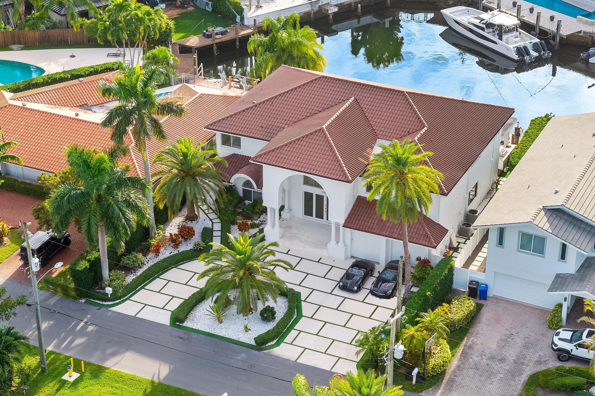 16430 NE 30th Avenue, North Miami Beach, FL 33160 2