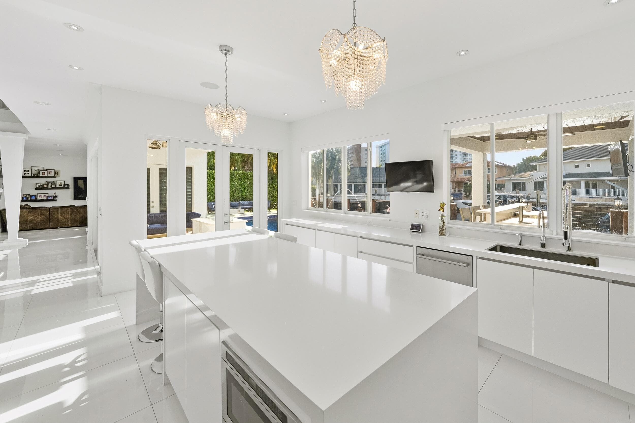16430 NE 30th Avenue, North Miami Beach, FL 33160 19