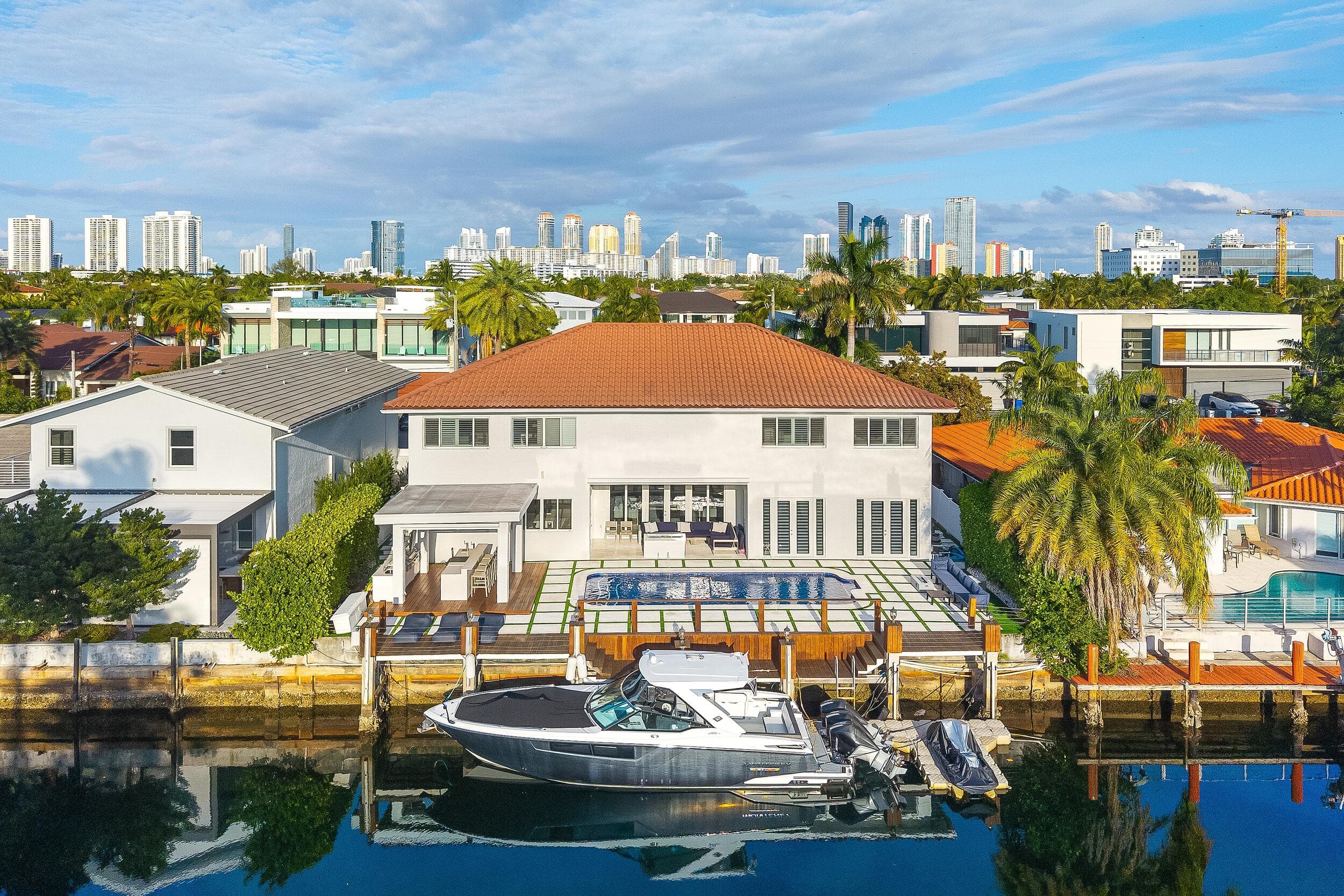 16430 NE 30th Avenue, North Miami Beach, FL 33160 25