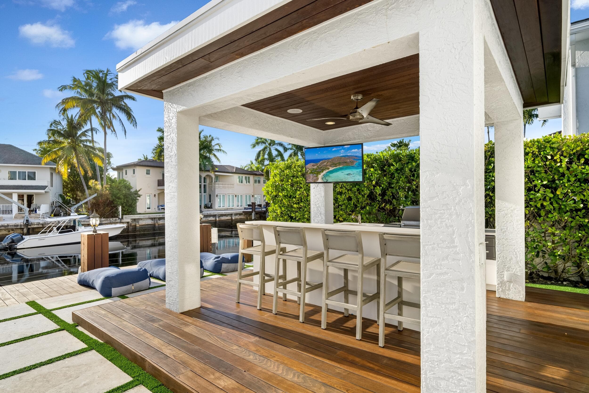 16430 NE 30th Avenue, North Miami Beach, FL 33160 53