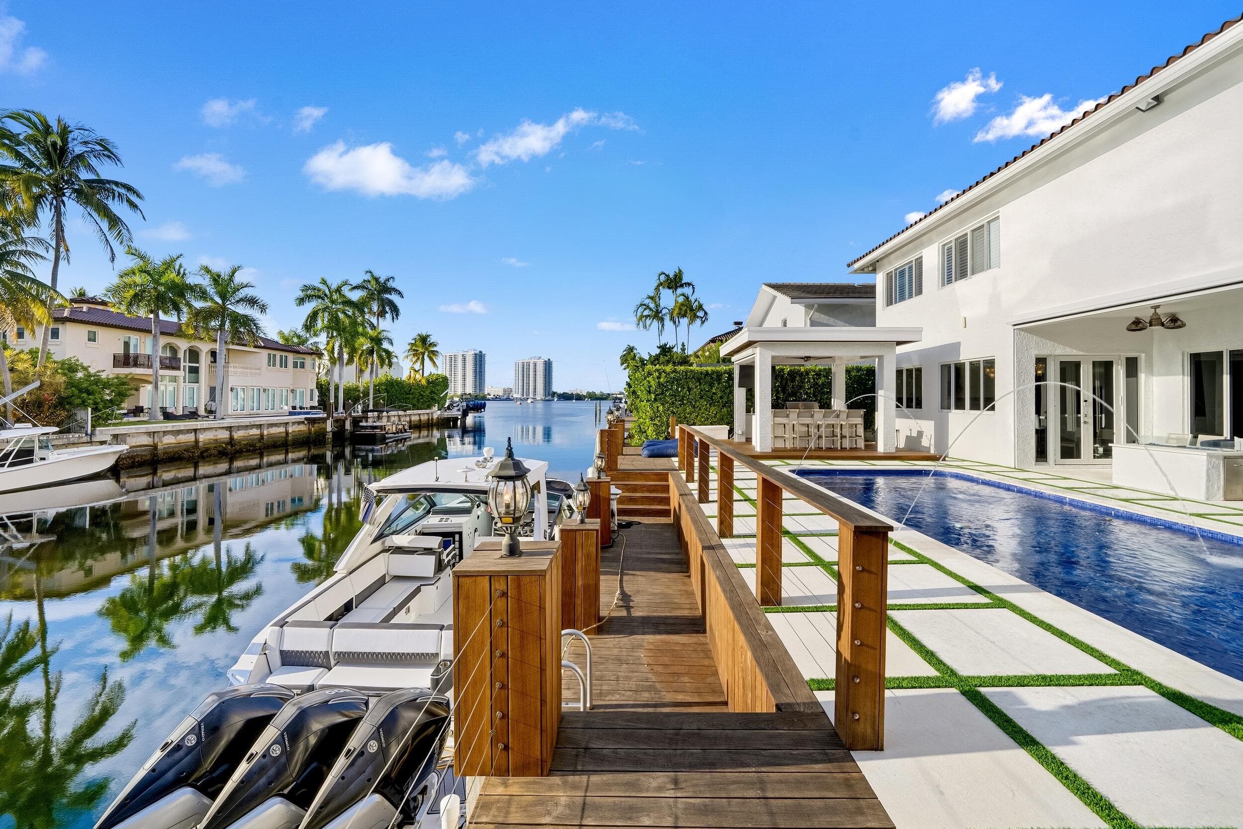 16430 NE 30th Avenue, North Miami Beach, FL 33160 56