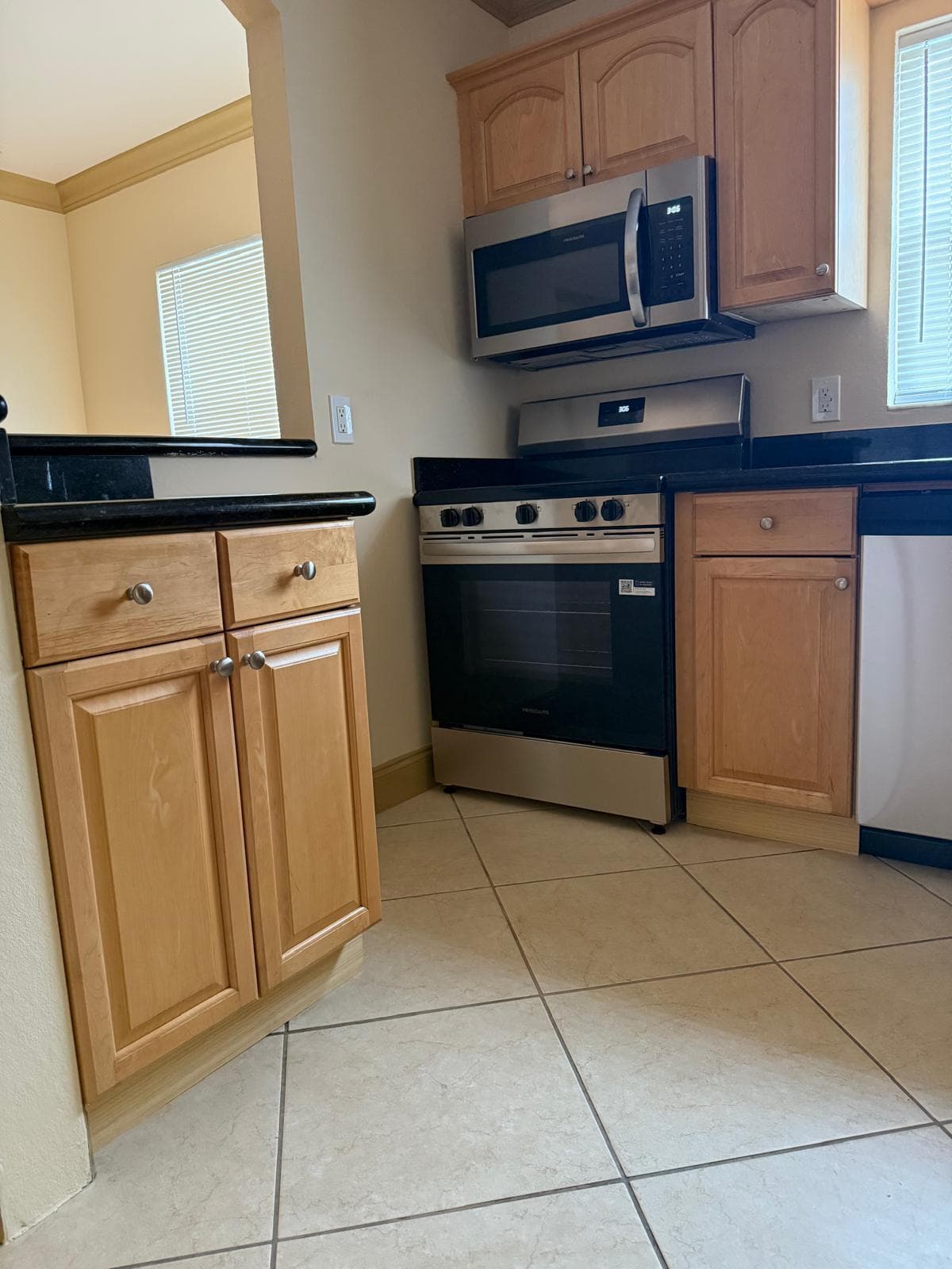 744 NE 14th Avenue 12, Fort Lauderdale, FL 33304 4