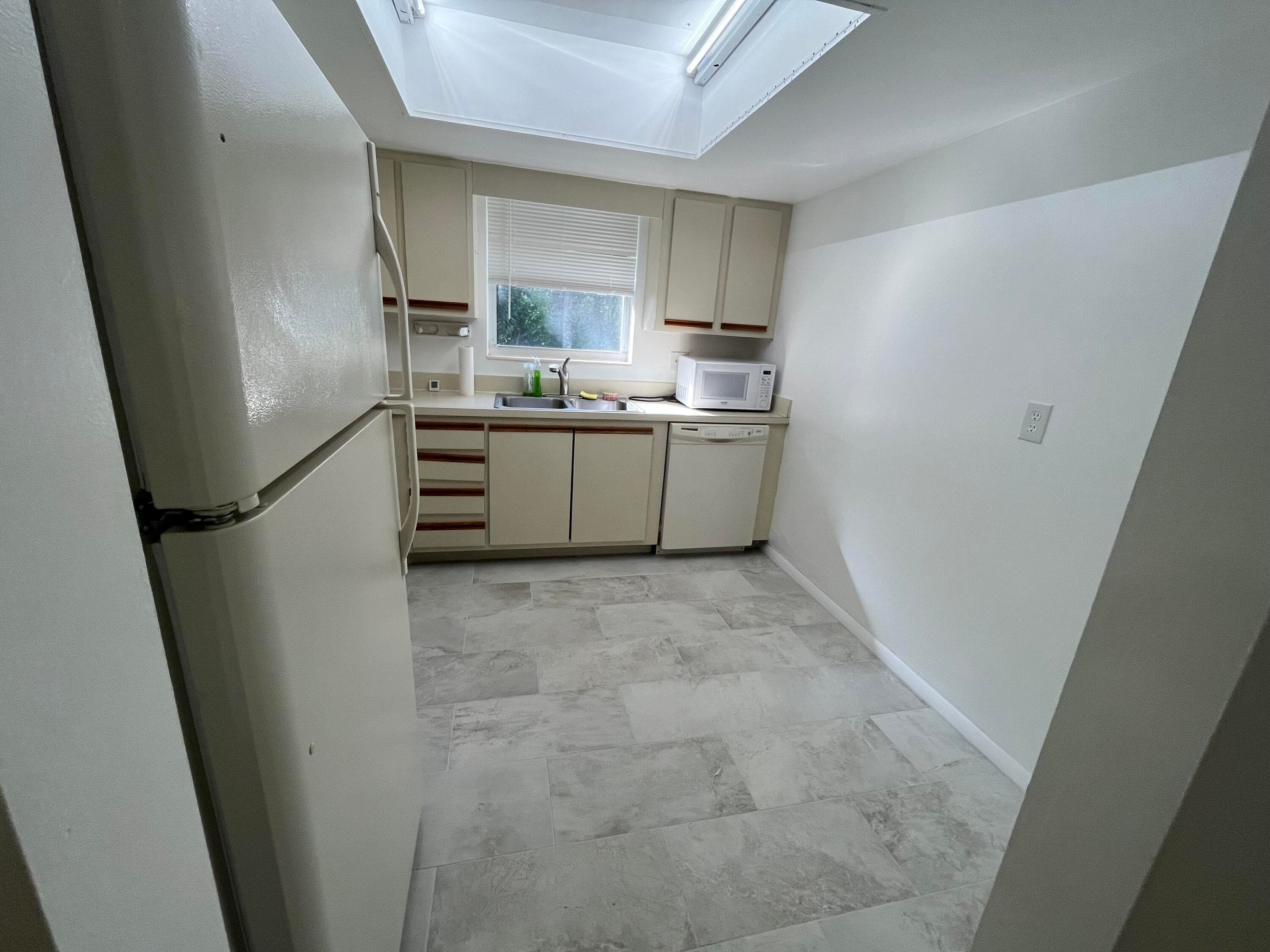 658 NE 6th Court L, Boynton Beach, FL 33435 24