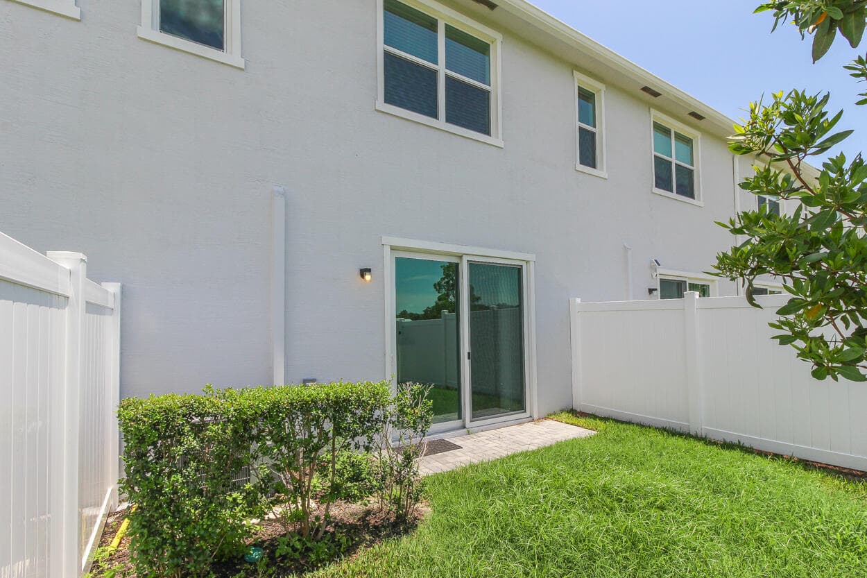 640 SE Lake Falls Street, Port St. Lucie, FL 34984 3