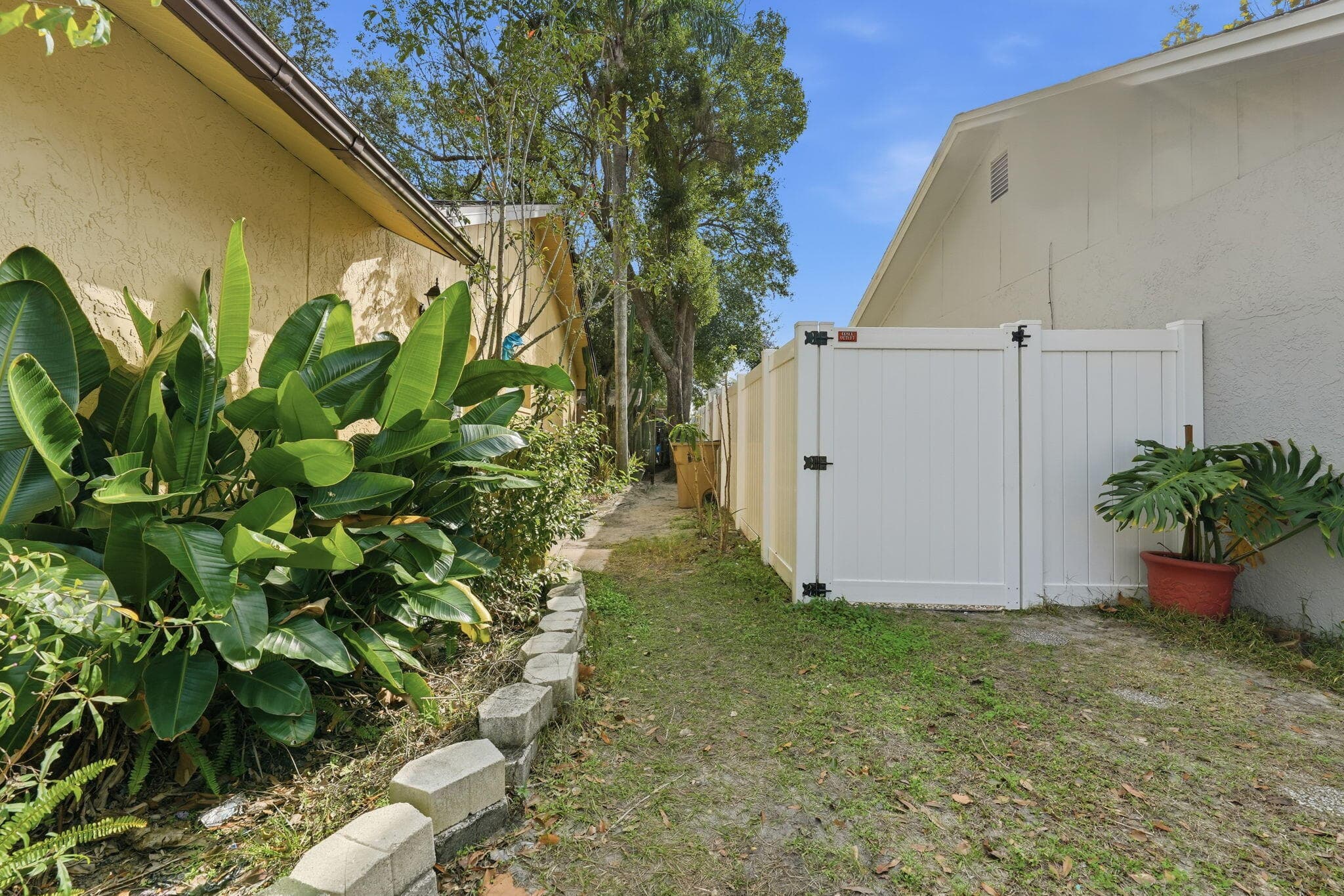 7605 N Sanibel Circle, Tampa, FL 33637 6