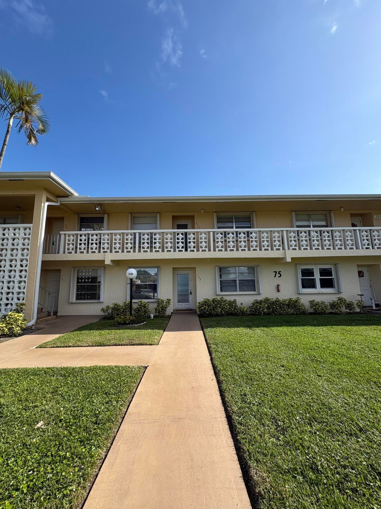 1421 NW 19th Terrace 202, Delray Beach, FL 33445 2