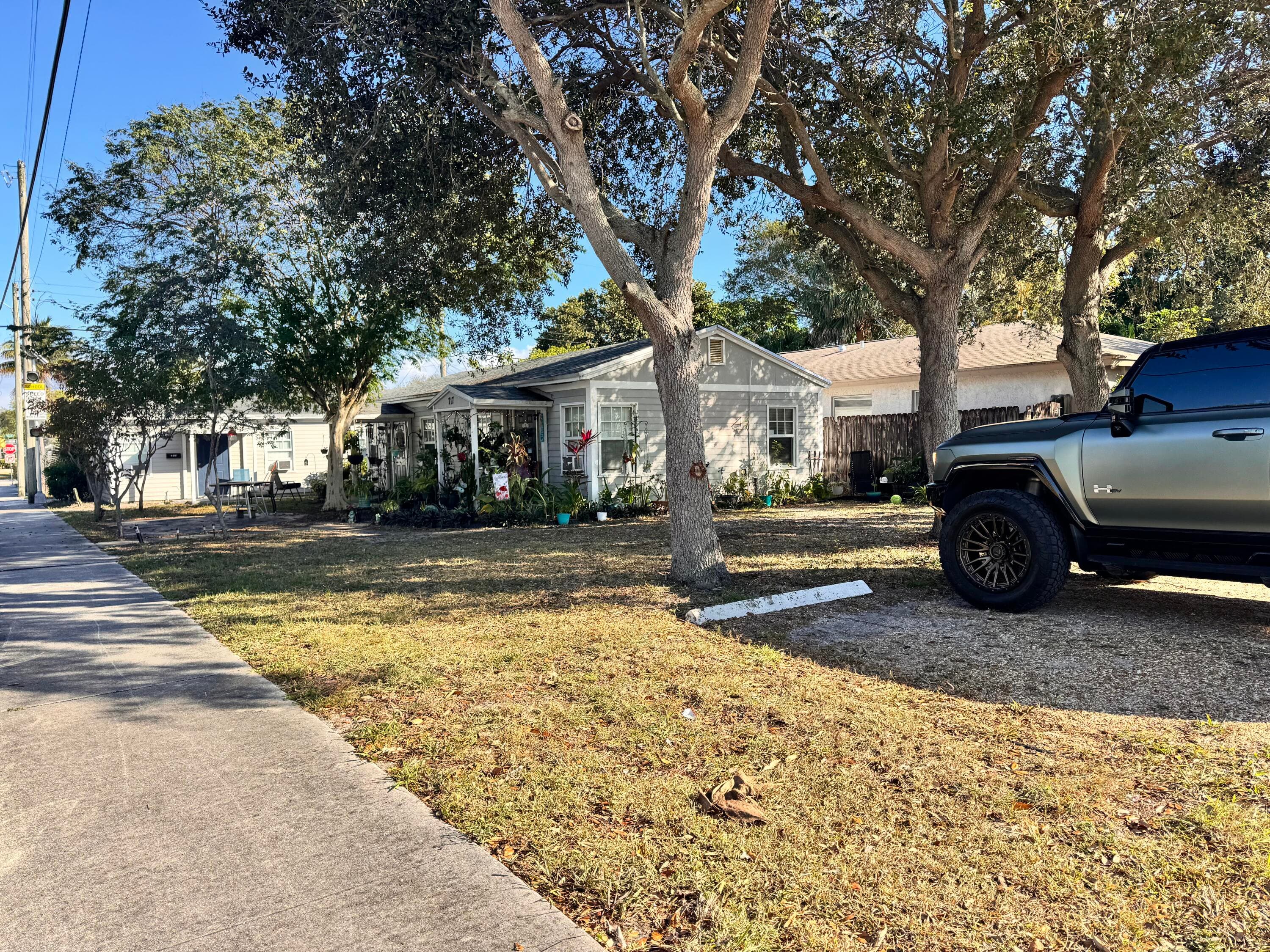 717 8th Avenue N, Lake Worth Beach, FL 33460 3