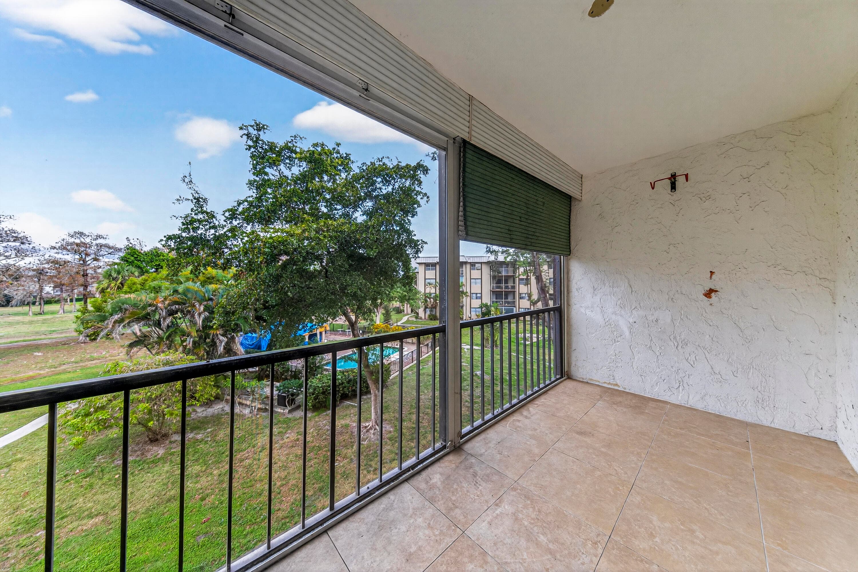 6301 N Falls Cir Drive 303, Lauderhill, FL 33319 33