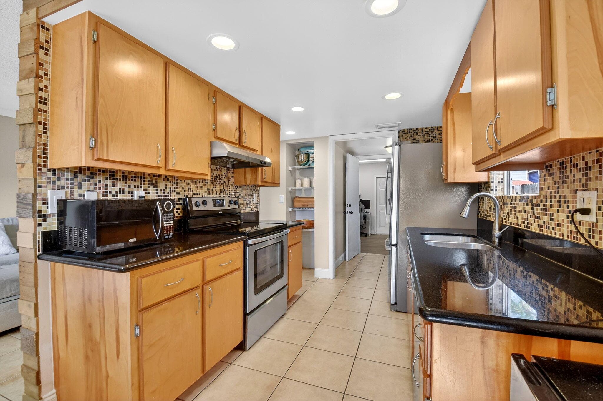 5812 Thisledown Court, West Palm Beach, FL 33415 16