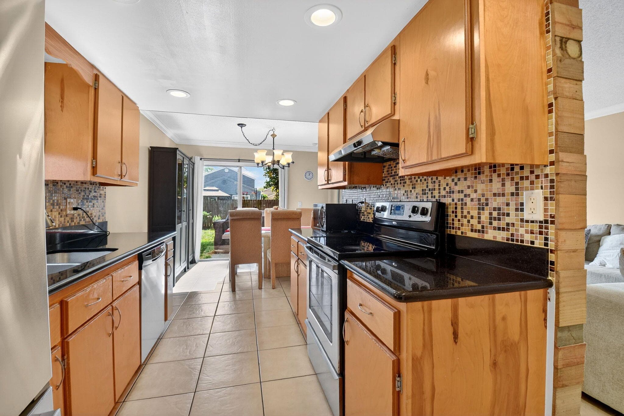 5812 Thisledown Court, West Palm Beach, FL 33415 17