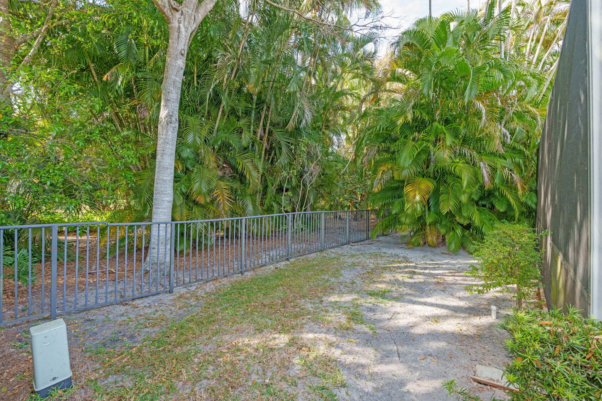 9055 Cypress Hollow Drive, Palm Beach Gardens, FL 33418 35