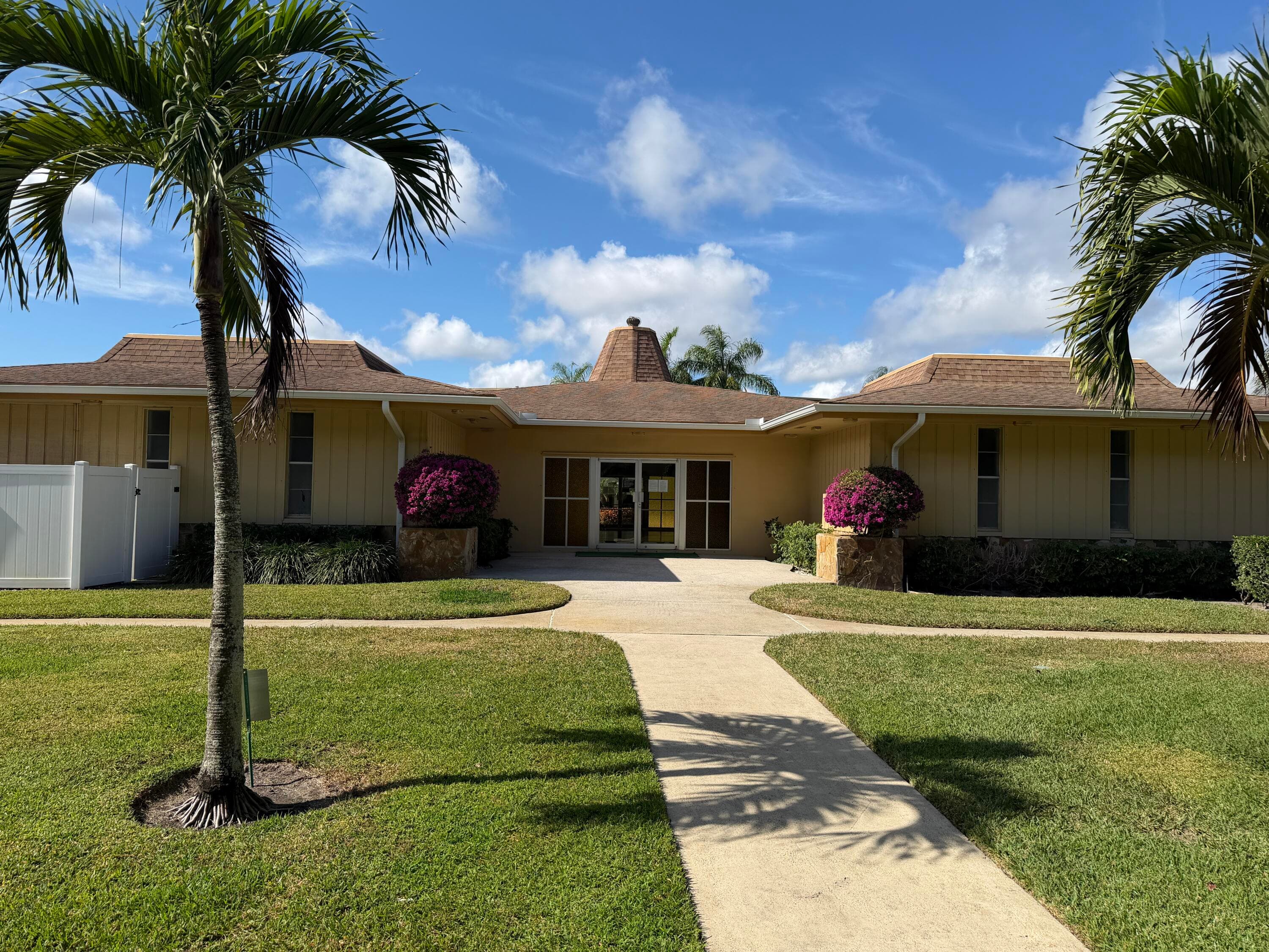 100 Village Green Circle E 312, Palm Springs, FL 33461 30