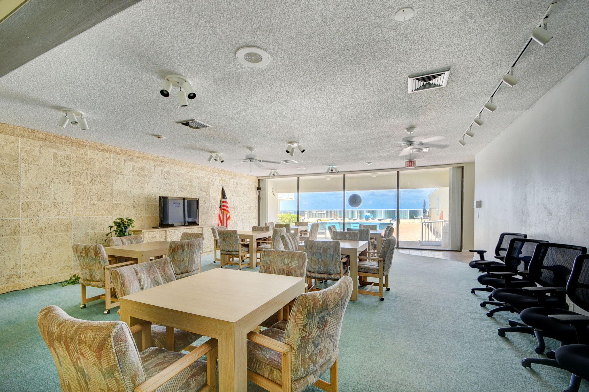 3540 S. Ocean Boulevard 810, South Palm Beach, FL 33480 53