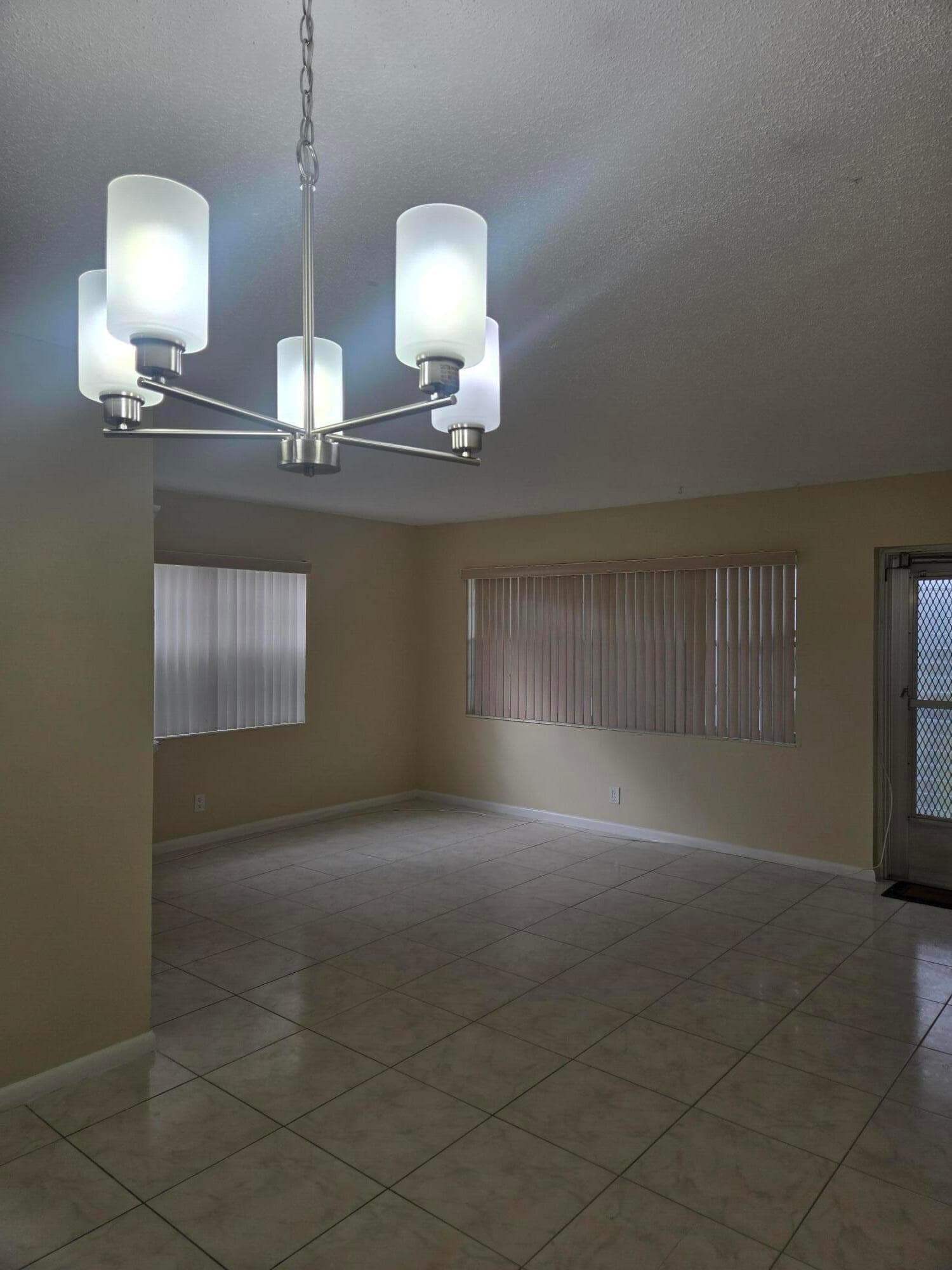 17 Cambridge A, West Palm Beach, FL 33417 5
