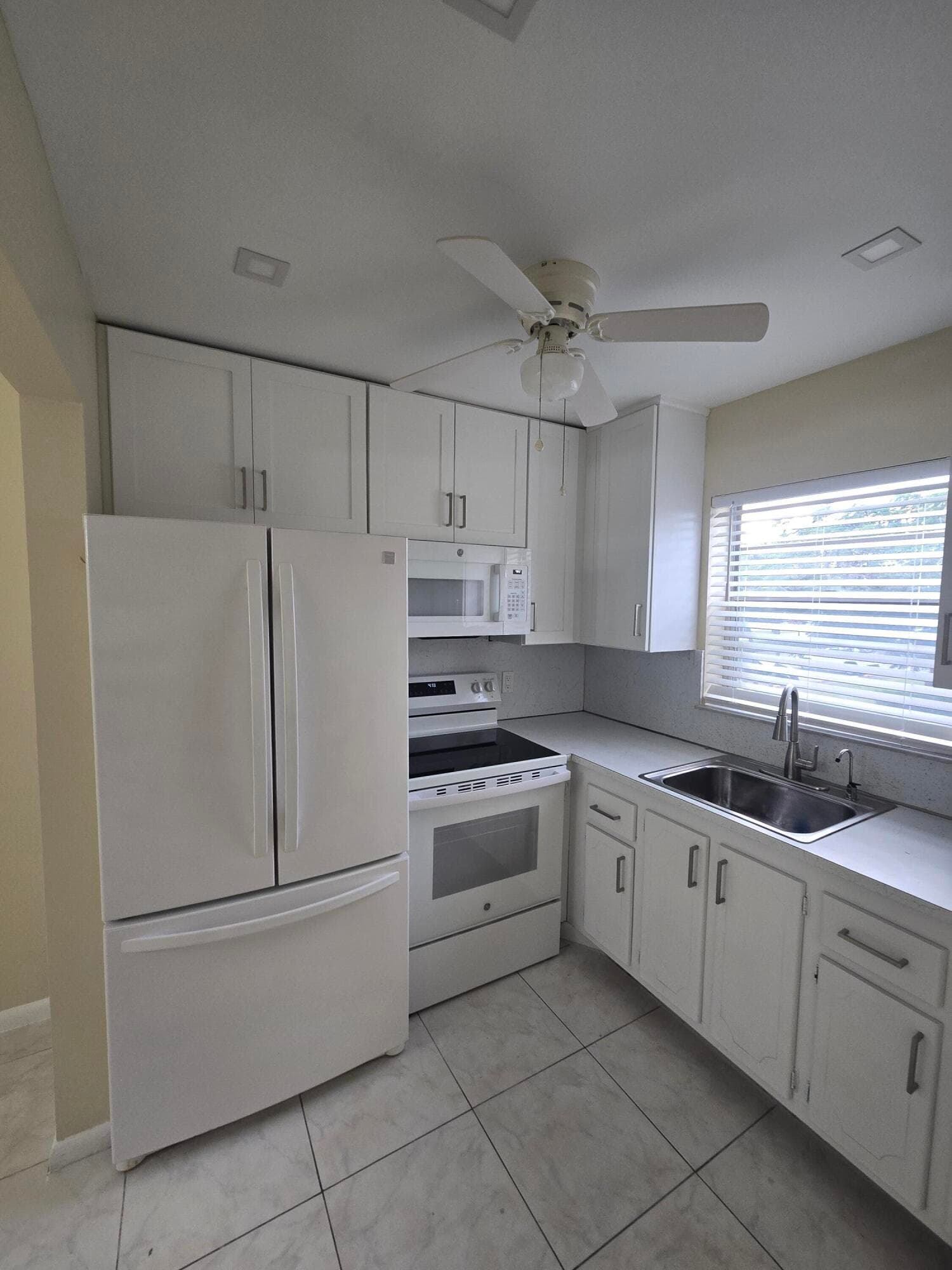 17 Cambridge A, West Palm Beach, FL 33417 14