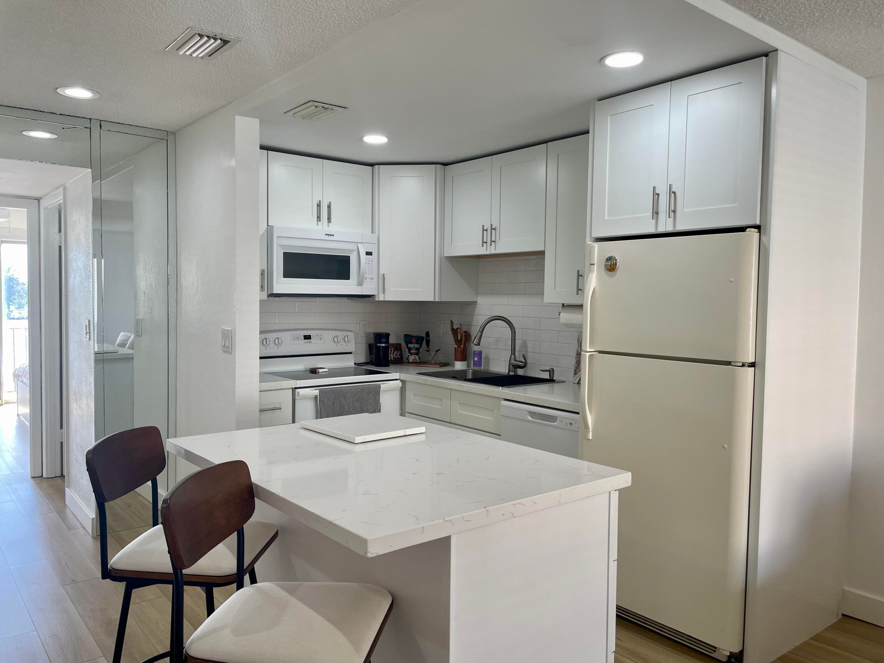 1100 Crystal Lake Drive 207, Deerfield Beach, FL 33064 8