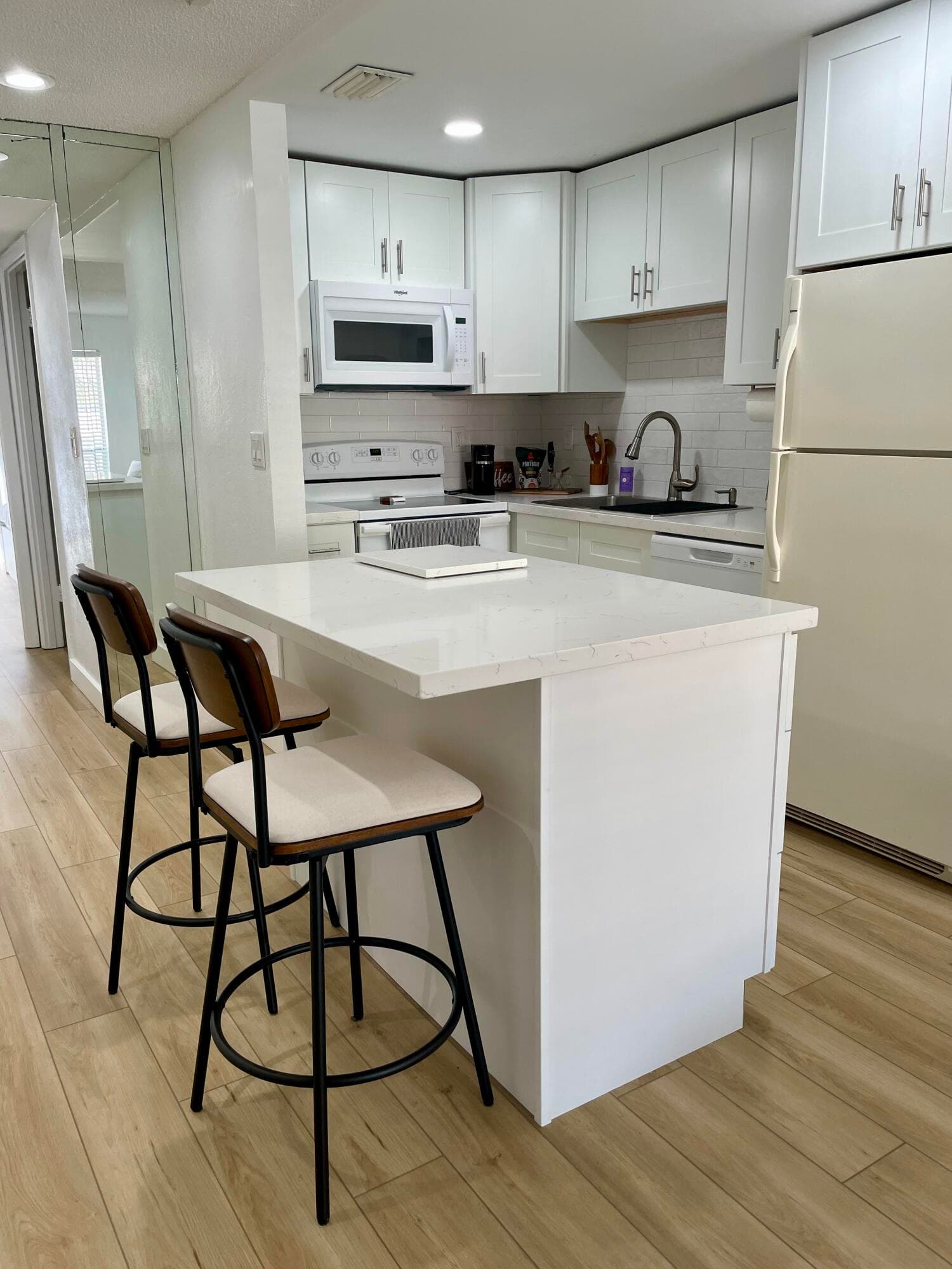 1100 Crystal Lake Drive 207, Deerfield Beach, FL 33064 9