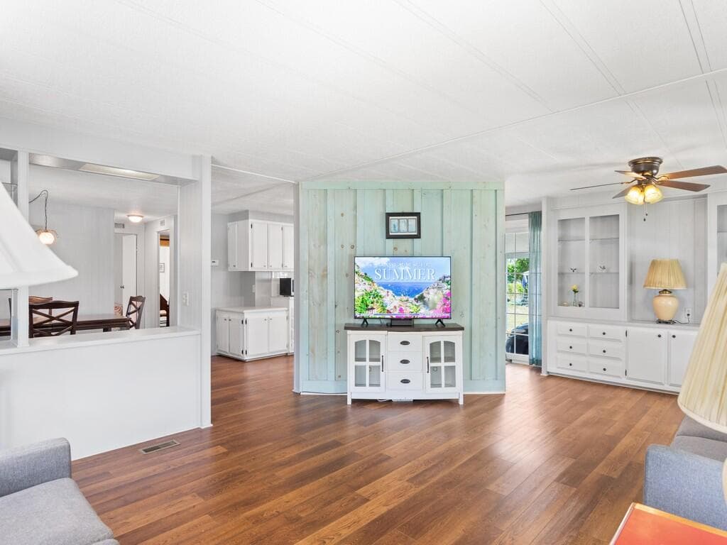 196 NE Emerald Drive, Jensen Beach, FL 34957 10