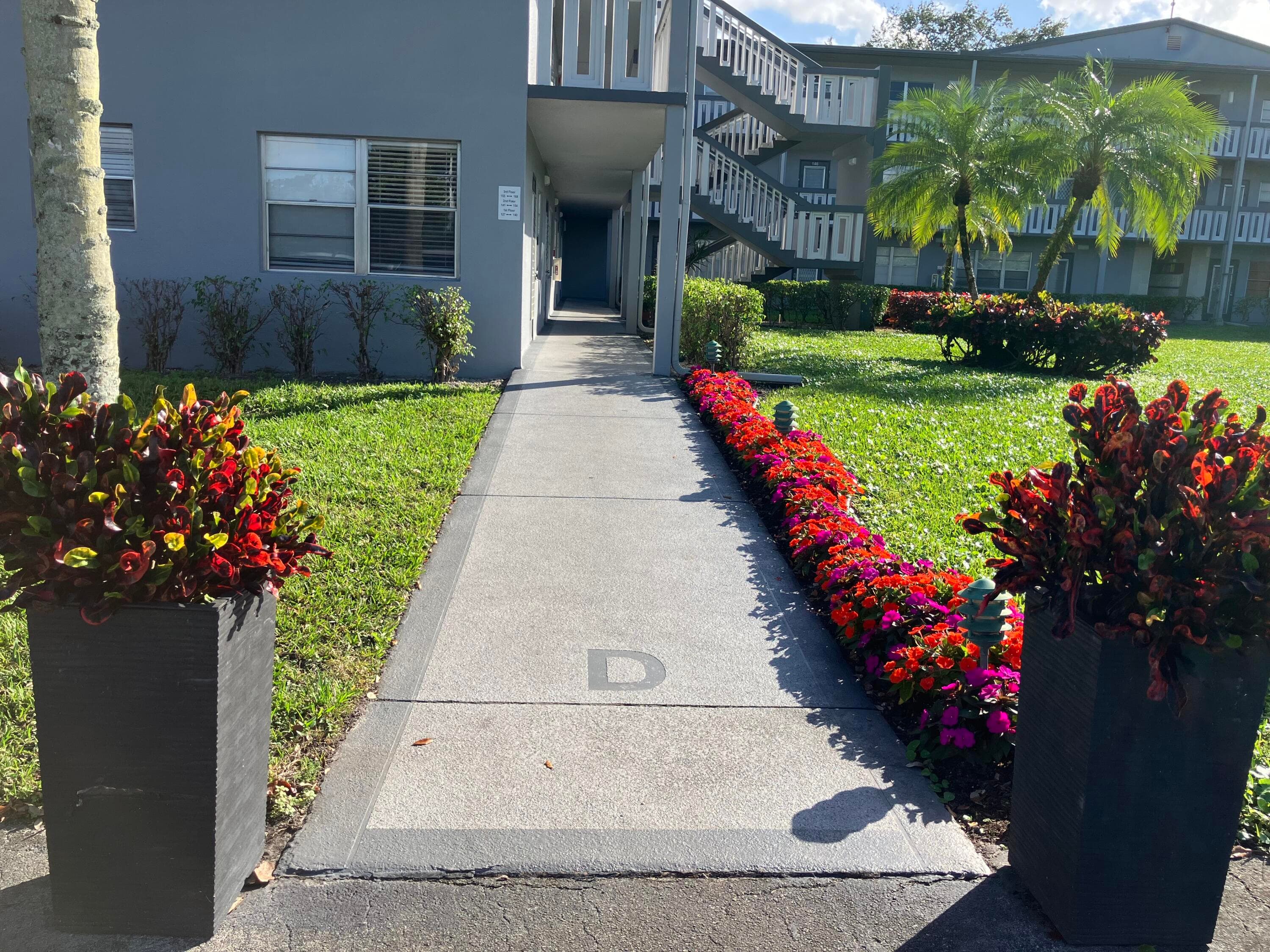 156 Suffolk D, Boca Raton, FL 33434 6