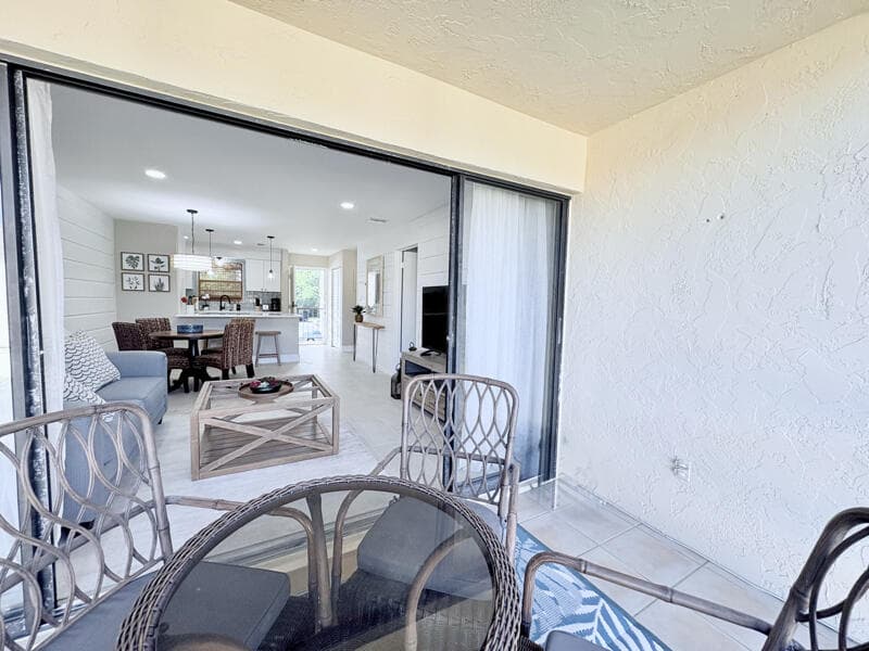 2050 Oleander Boulevard 2-205, Fort Pierce, FL 34950 10