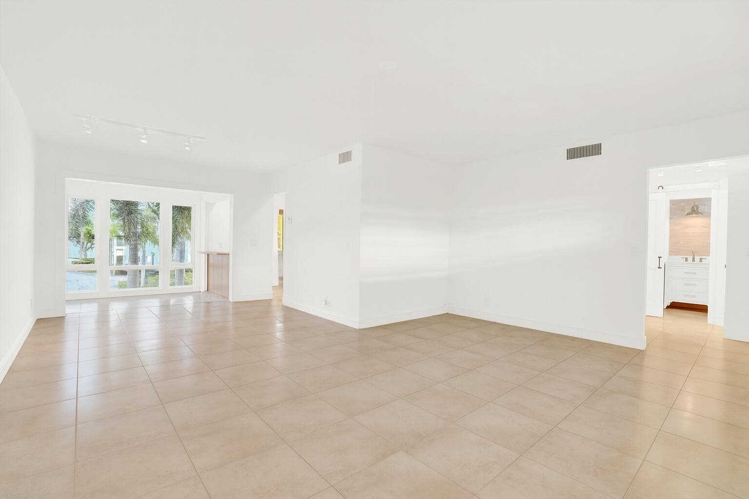 32 Colonial Club Drive 203, Boynton Beach, FL 33435 7