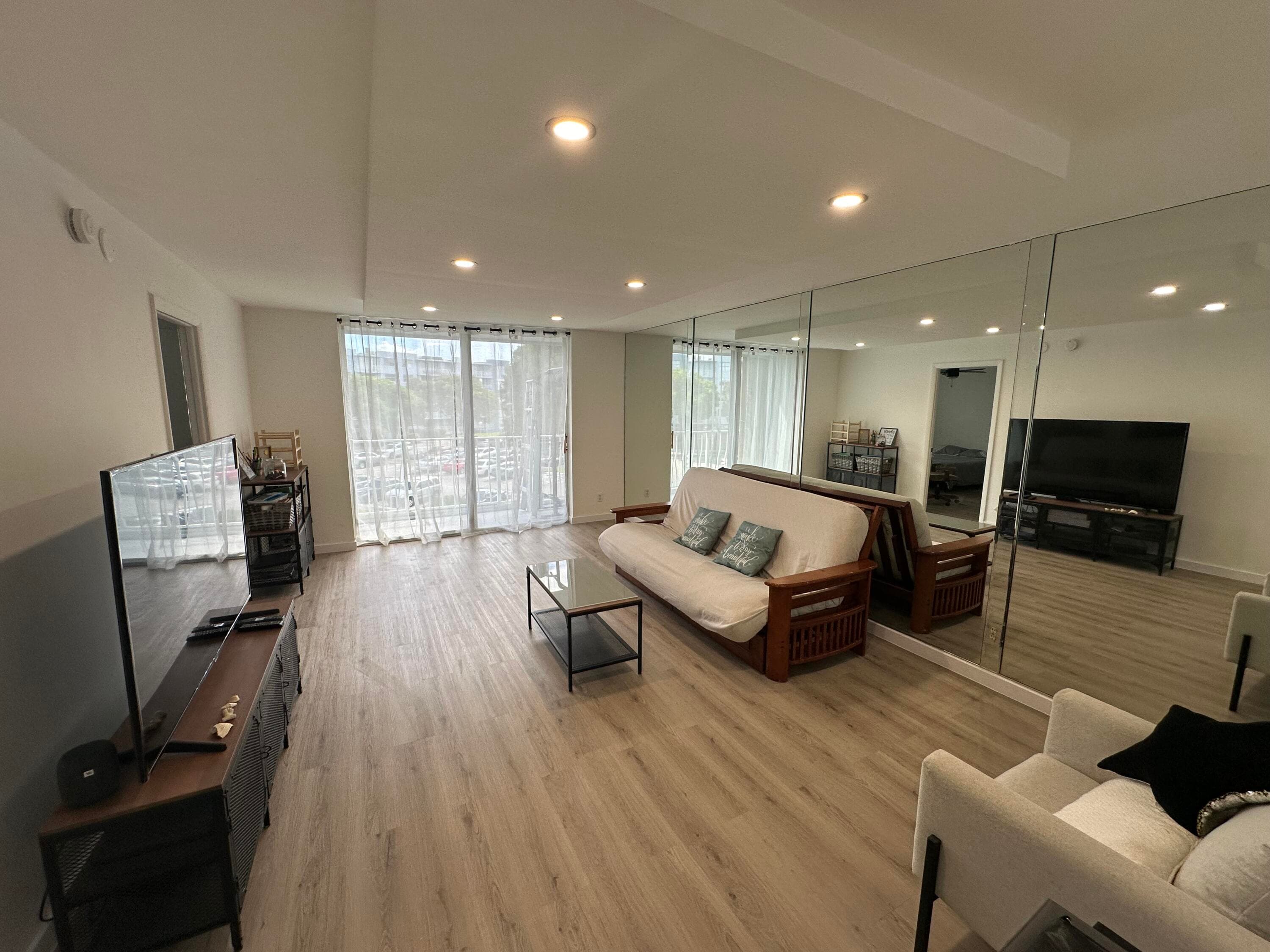 500 Executive Center Drive 3h, West Palm Beach, FL 33401 3