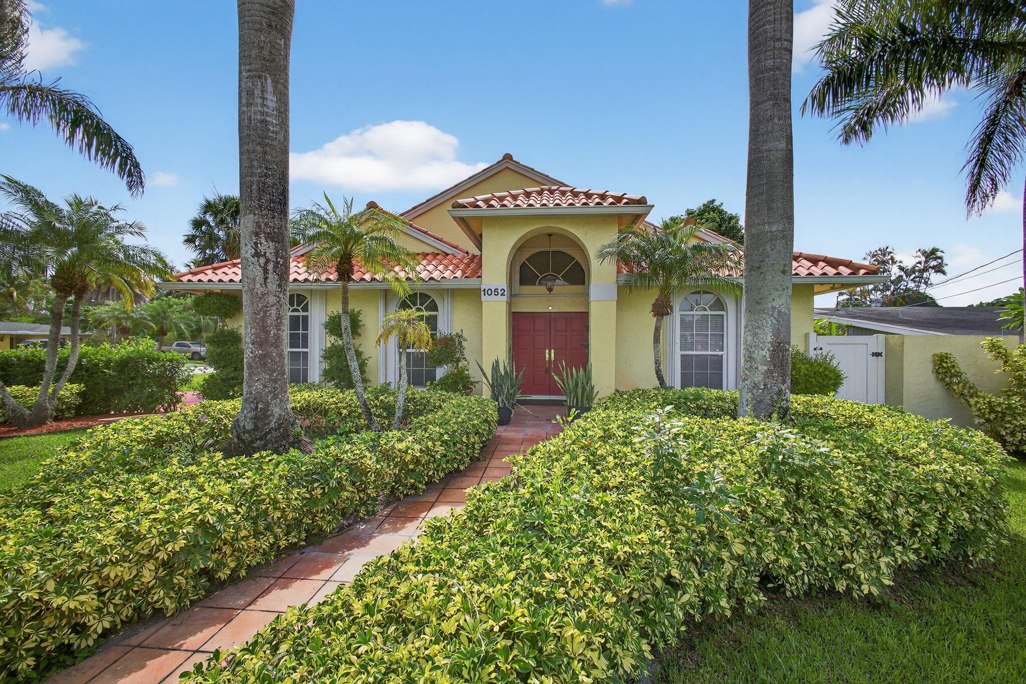 1052 W Shore Drive, West Palm Beach, FL 33406 2
