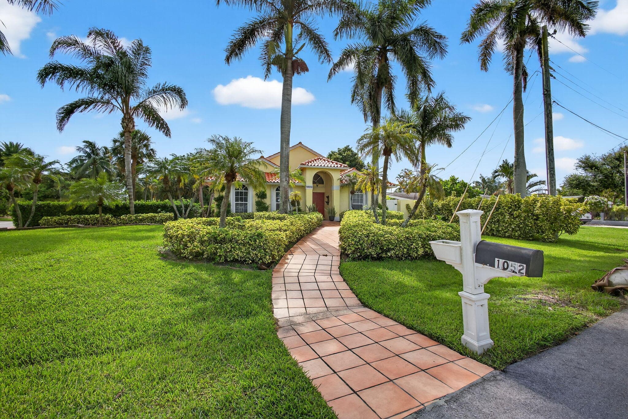1052 W Shore Drive, West Palm Beach, FL 33406 4