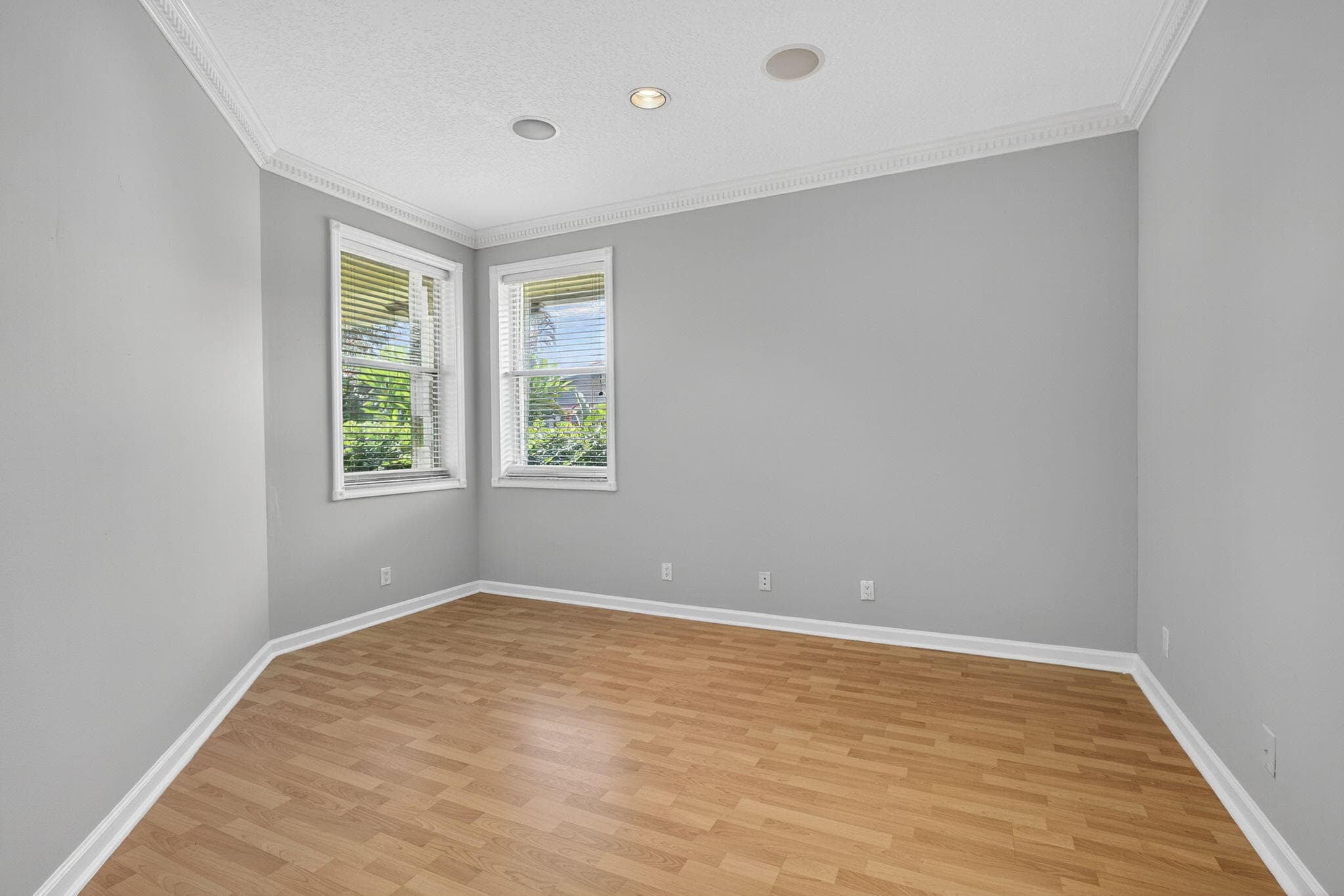 1052 W Shore Drive, West Palm Beach, FL 33406 9