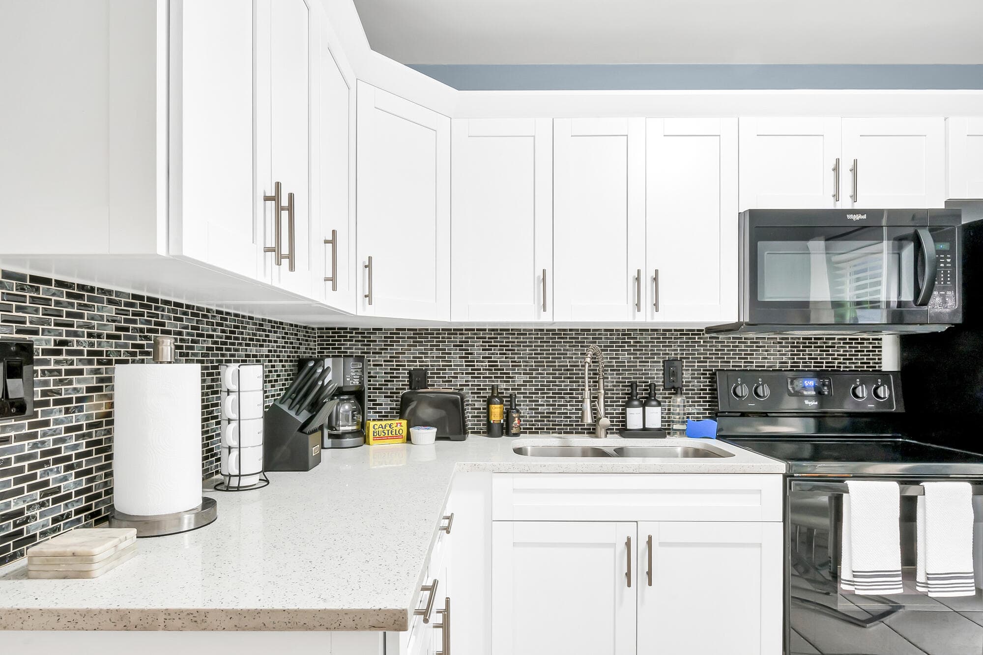 3331 Lake Avenue, West Palm Beach, FL 33405 8