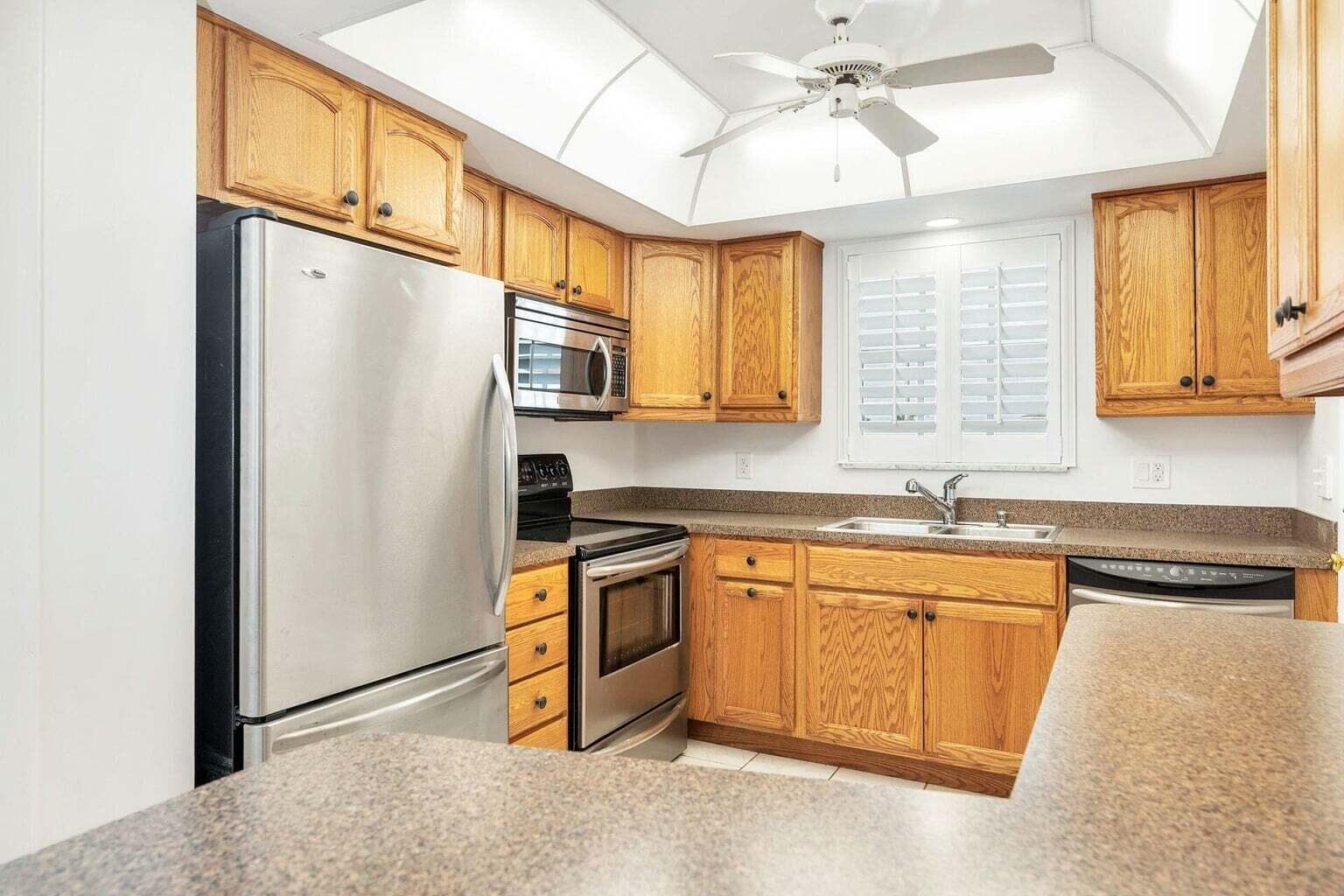 907 Marina Drive 402, North Palm Beach, FL 33408 12